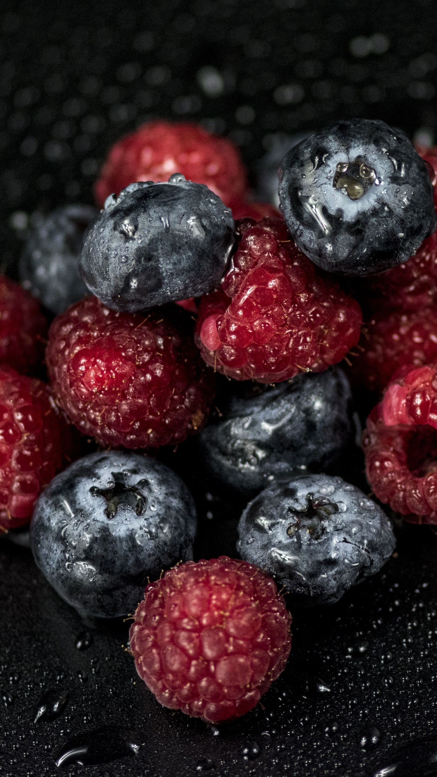 Обои Черника, ягоды, Blackberry, фрукты, Красная малина в разрешении 1440x2560