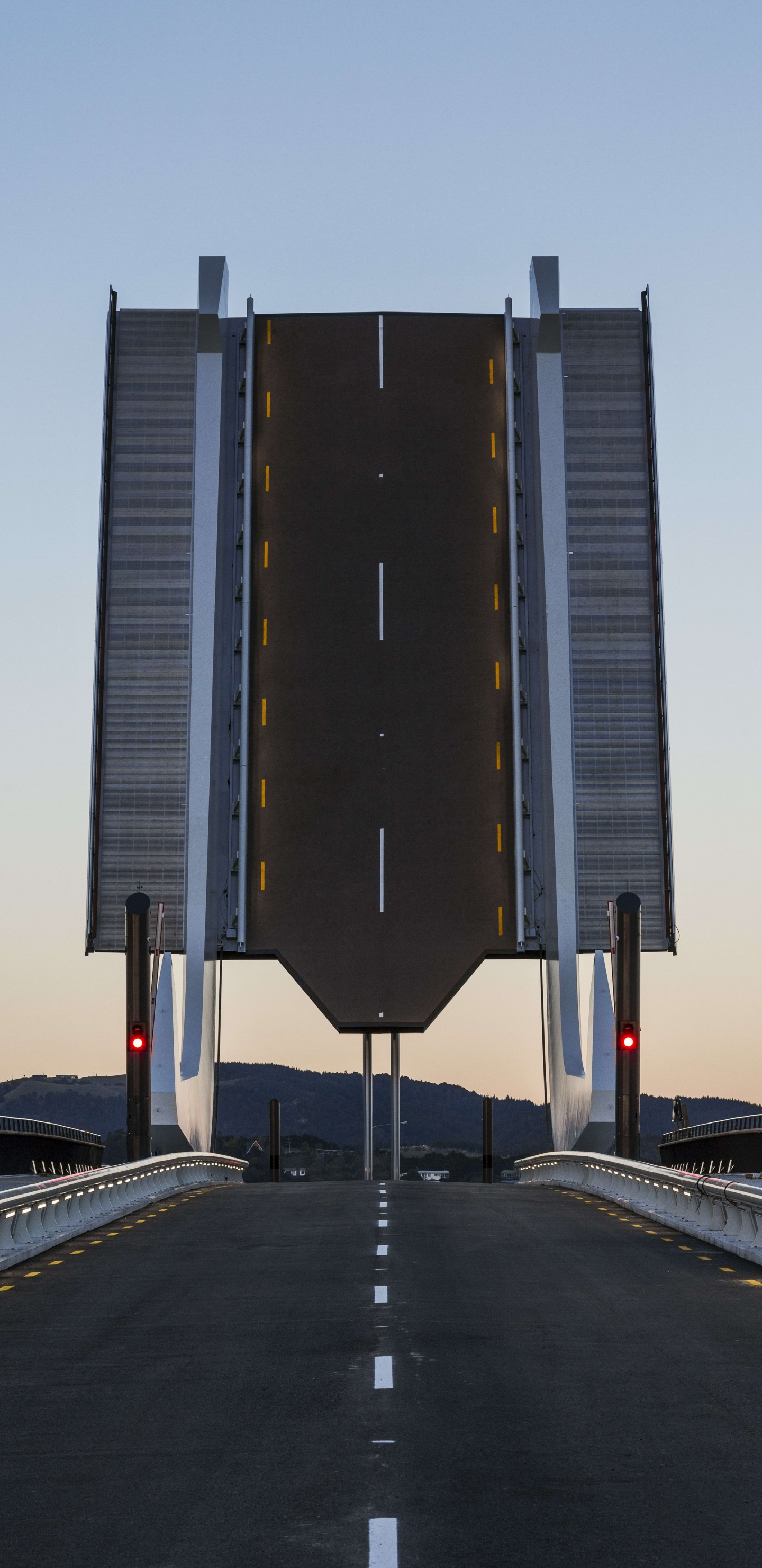 Обои мост, архитектура, Реки Htea, фасад, небо в разрешении 1440x2960