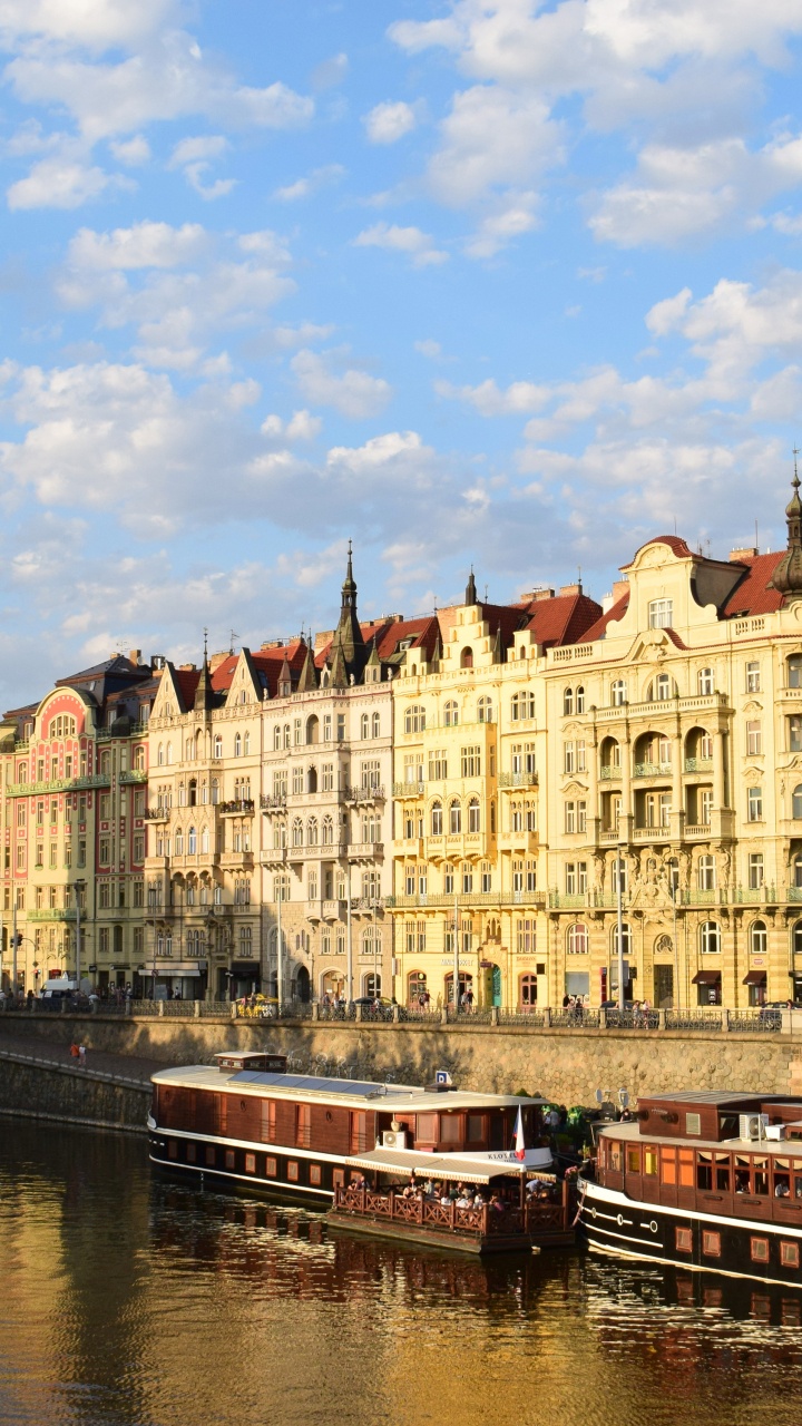 Обои Прага, город, водный путь, канал, реки в разрешении 720x1280