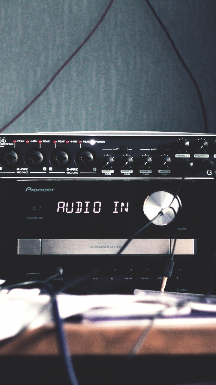 Обои радио, интернет радио, электроника, технологии, комната в разрешении 720x1280