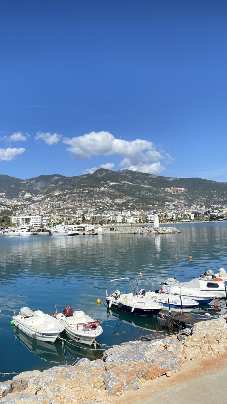 Обои кизилкуле, вода, лодка, облако, гидроресурсы в разрешении 750x1334