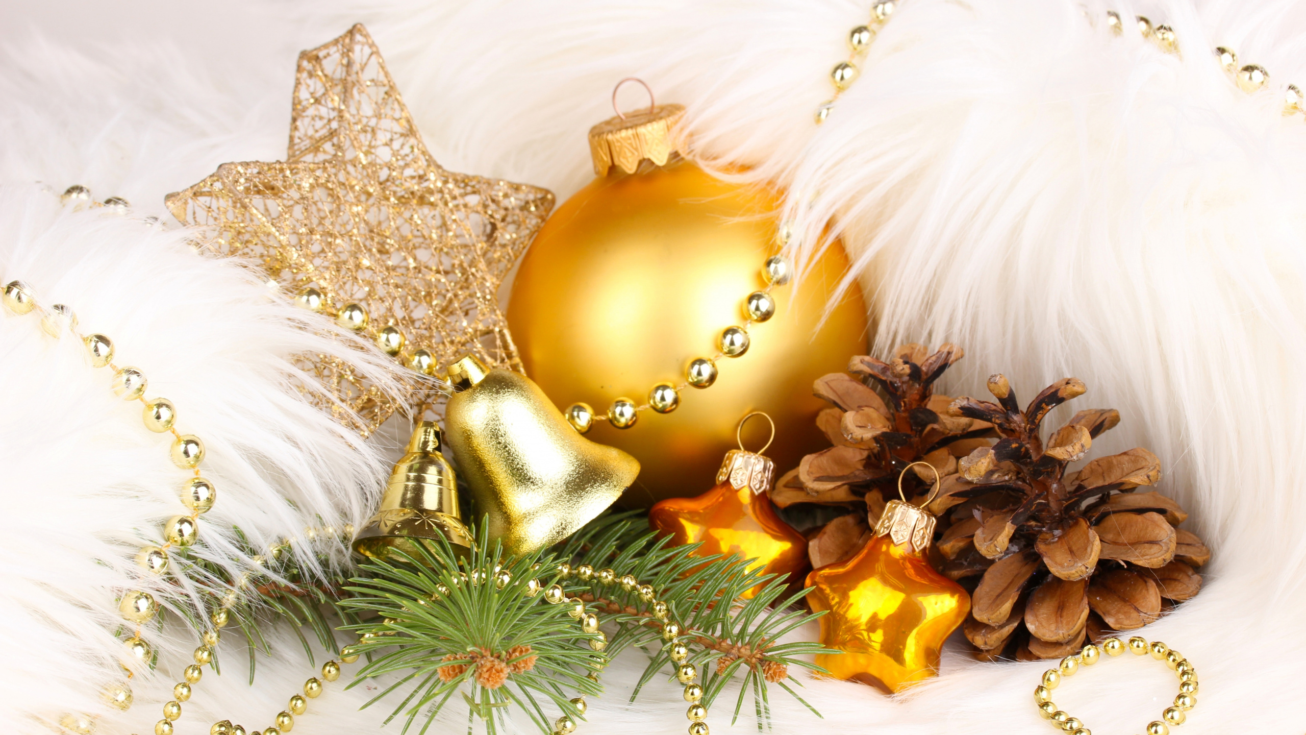 Обои Рождественский день, Новый год, рождественский орнамент, Рождественские украшения, Рождество в разрешении 2560x1440