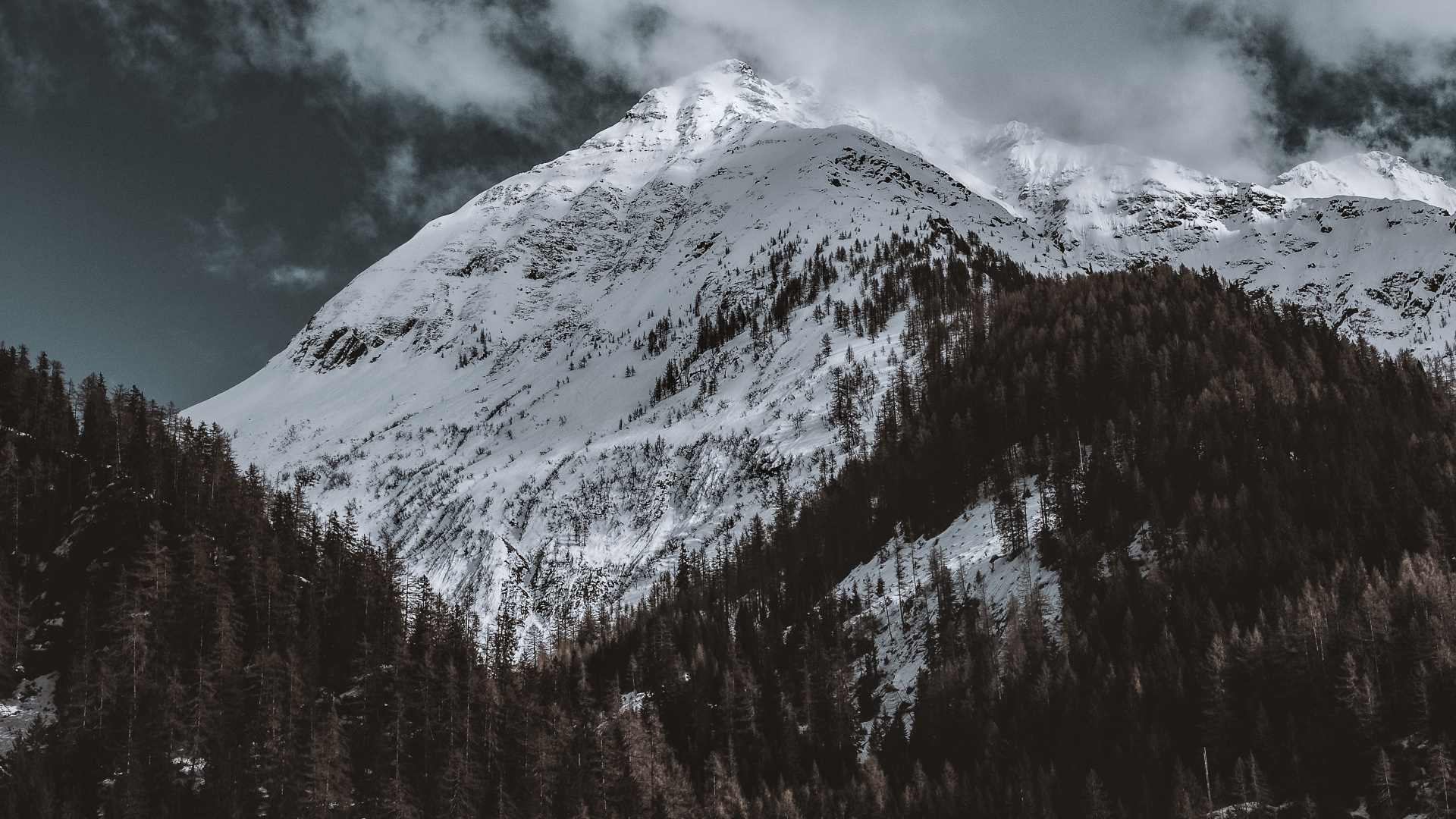 Обои горный рельеф, гора, облако, нагорье, зима в разрешении 1920x1080