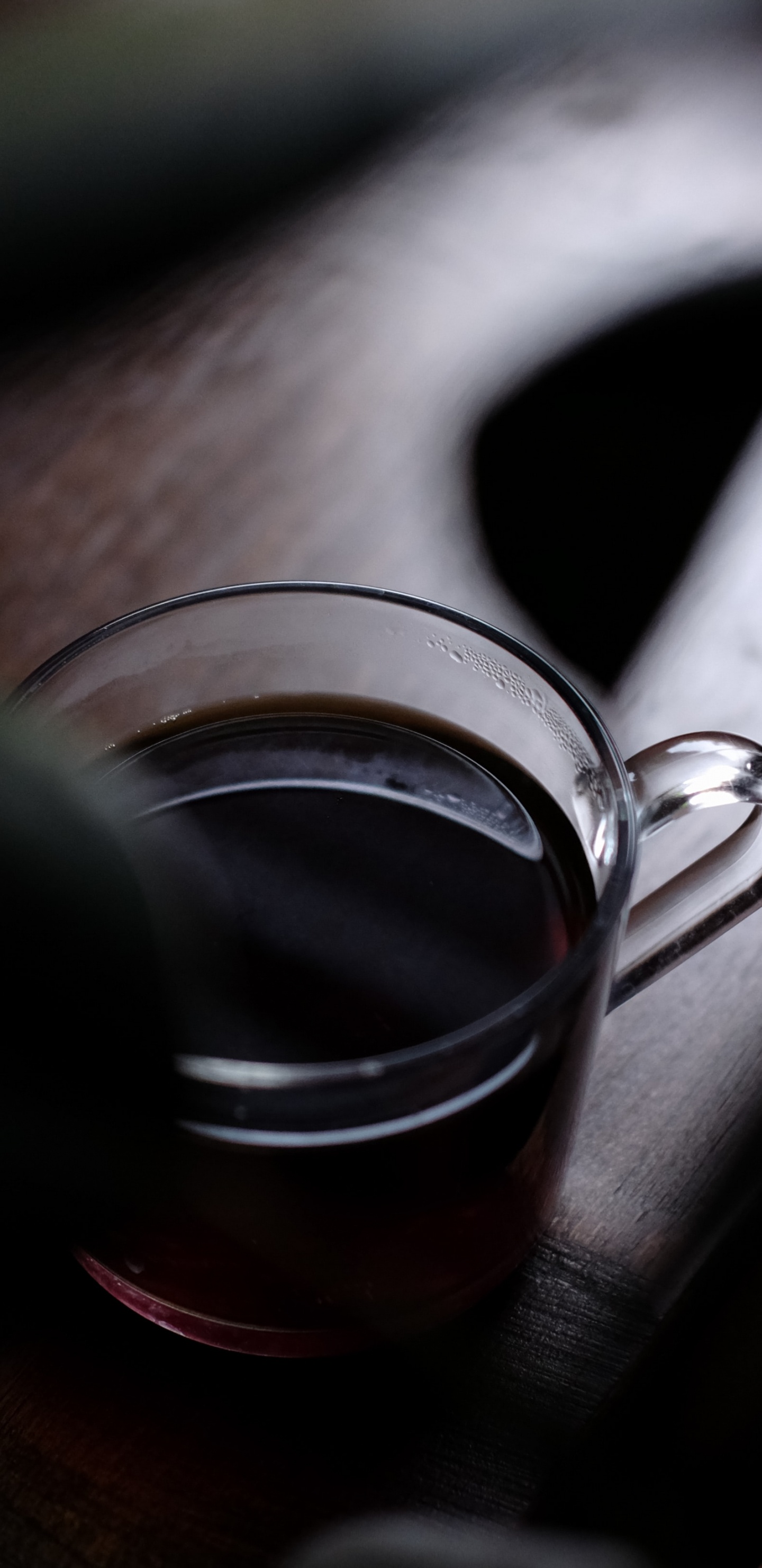 Обои черный, вода, темнота, обручальное кольцо, модный аксессуар в разрешении 1440x2960