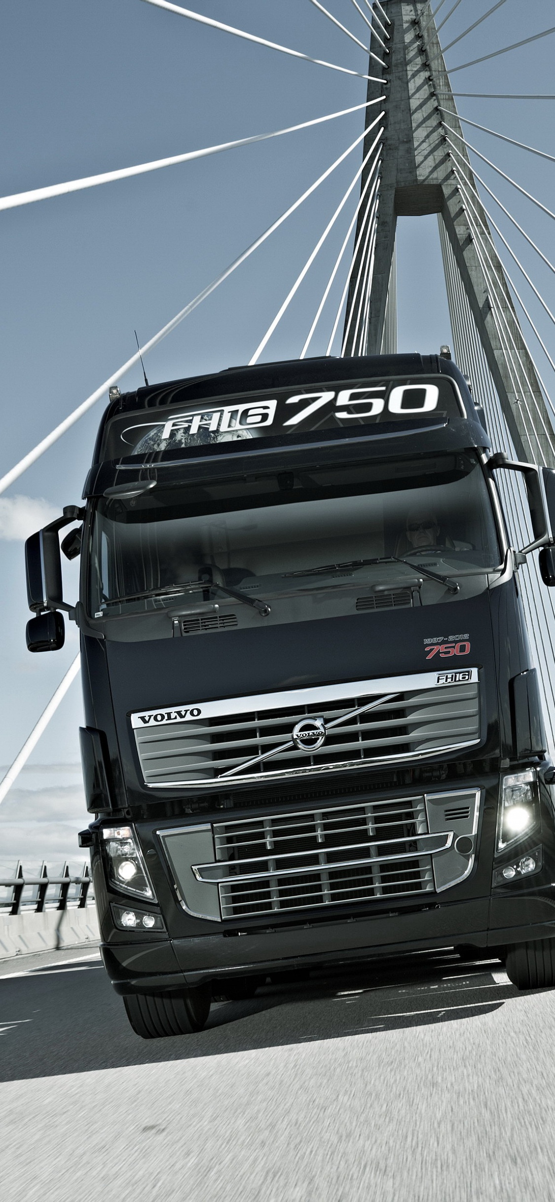 Обои Грузовики volvo, компания volvo, Вольво FH, авто, грузовик в разрешении 1125x2436