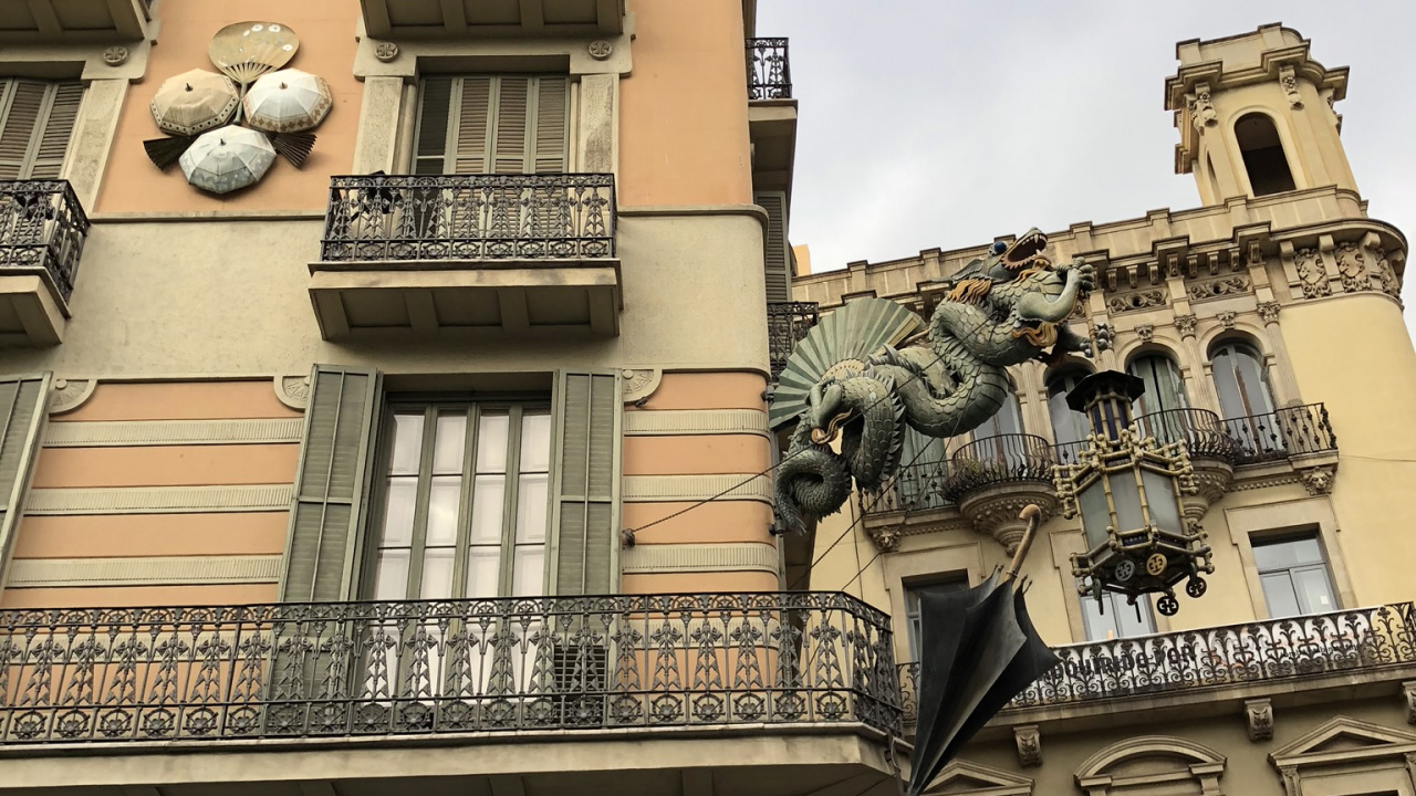 Обои бруно каркасный дом, Отель Casa Batll, фасад, архитектура, классическая архитектура в разрешении 1280x720