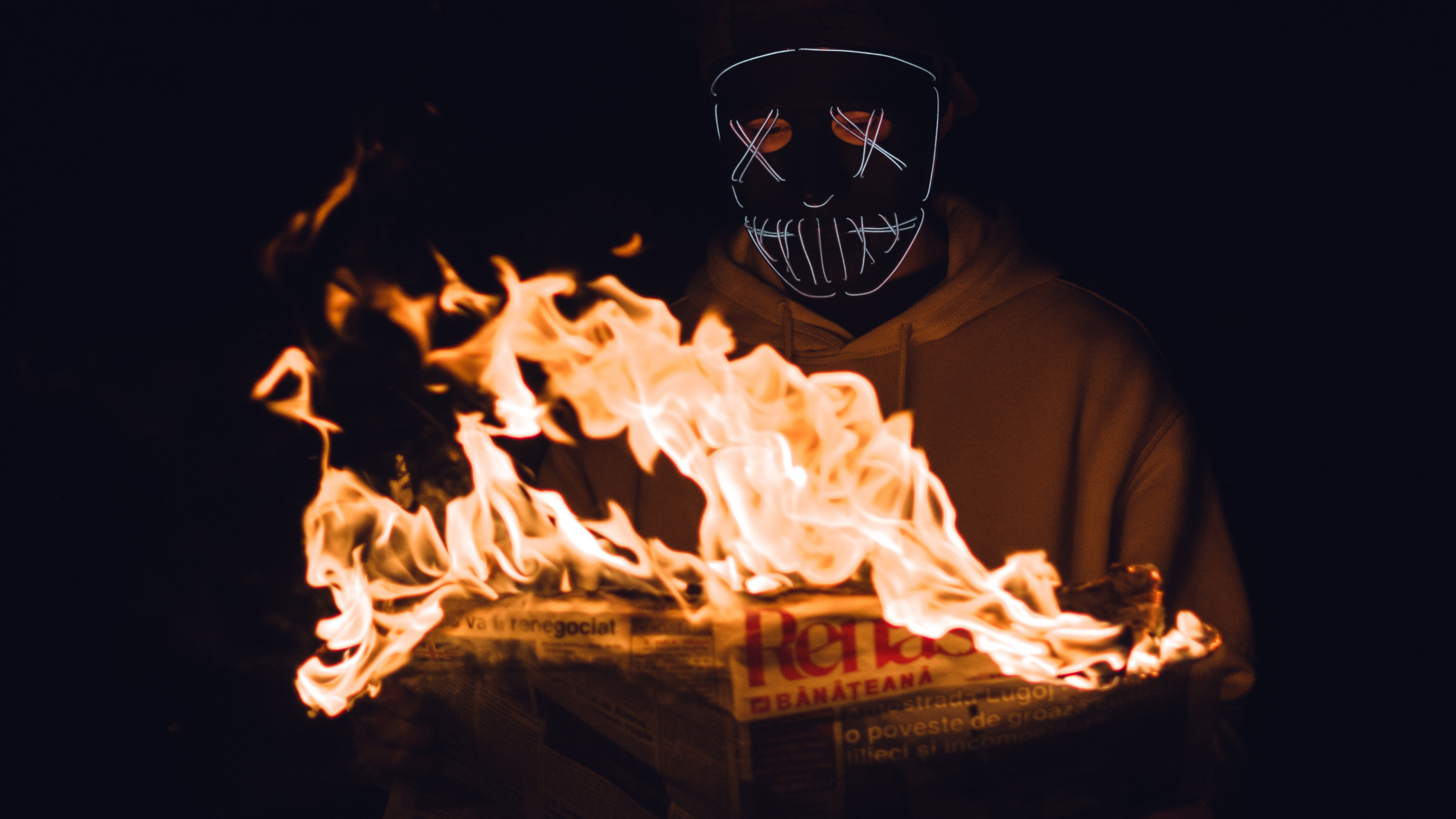 Обои огонь, тепло, свет, пламя, видео в разрешении 1920x1080