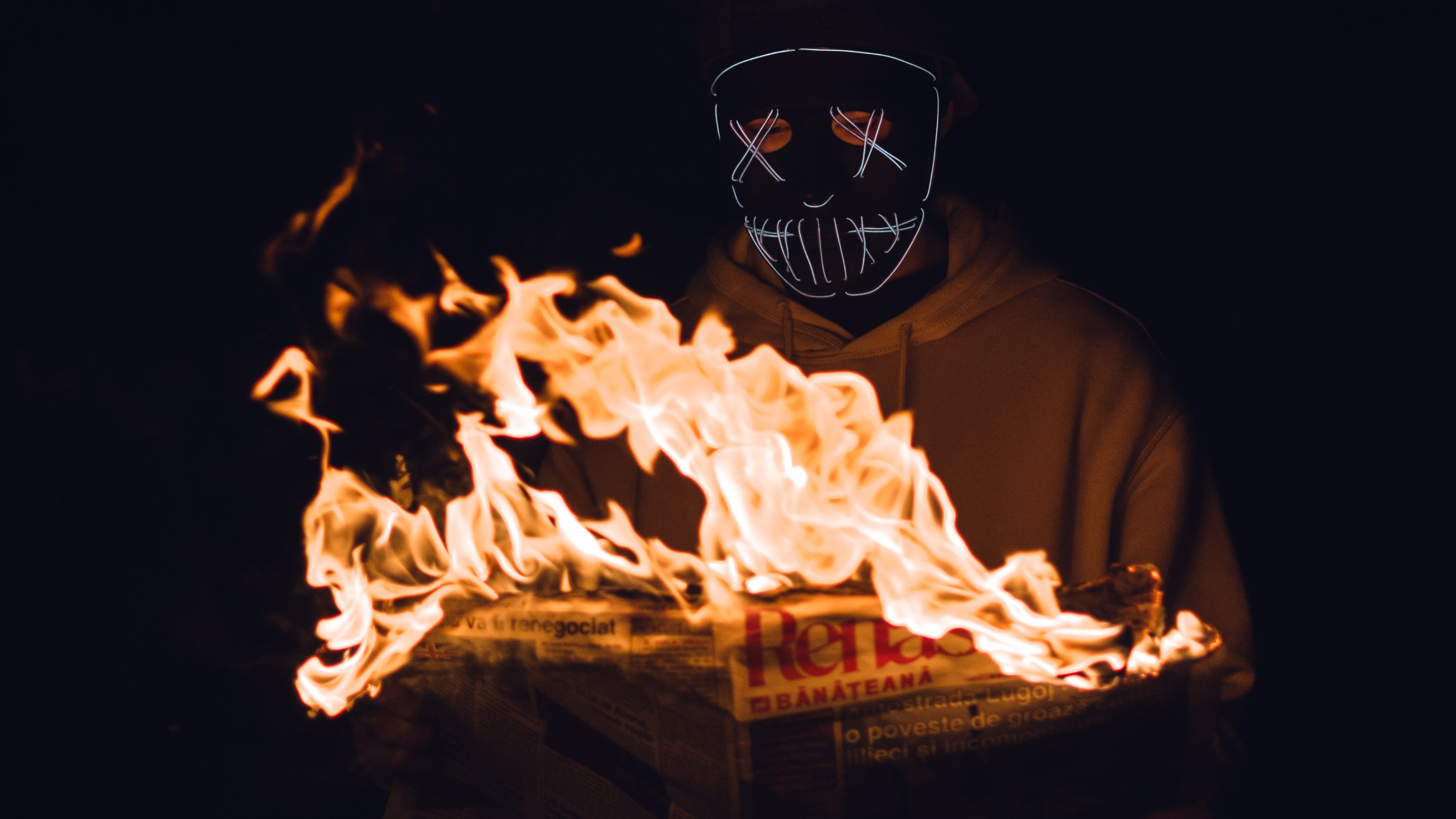 Обои огонь, тепло, свет, пламя, видео в разрешении 3840x2160