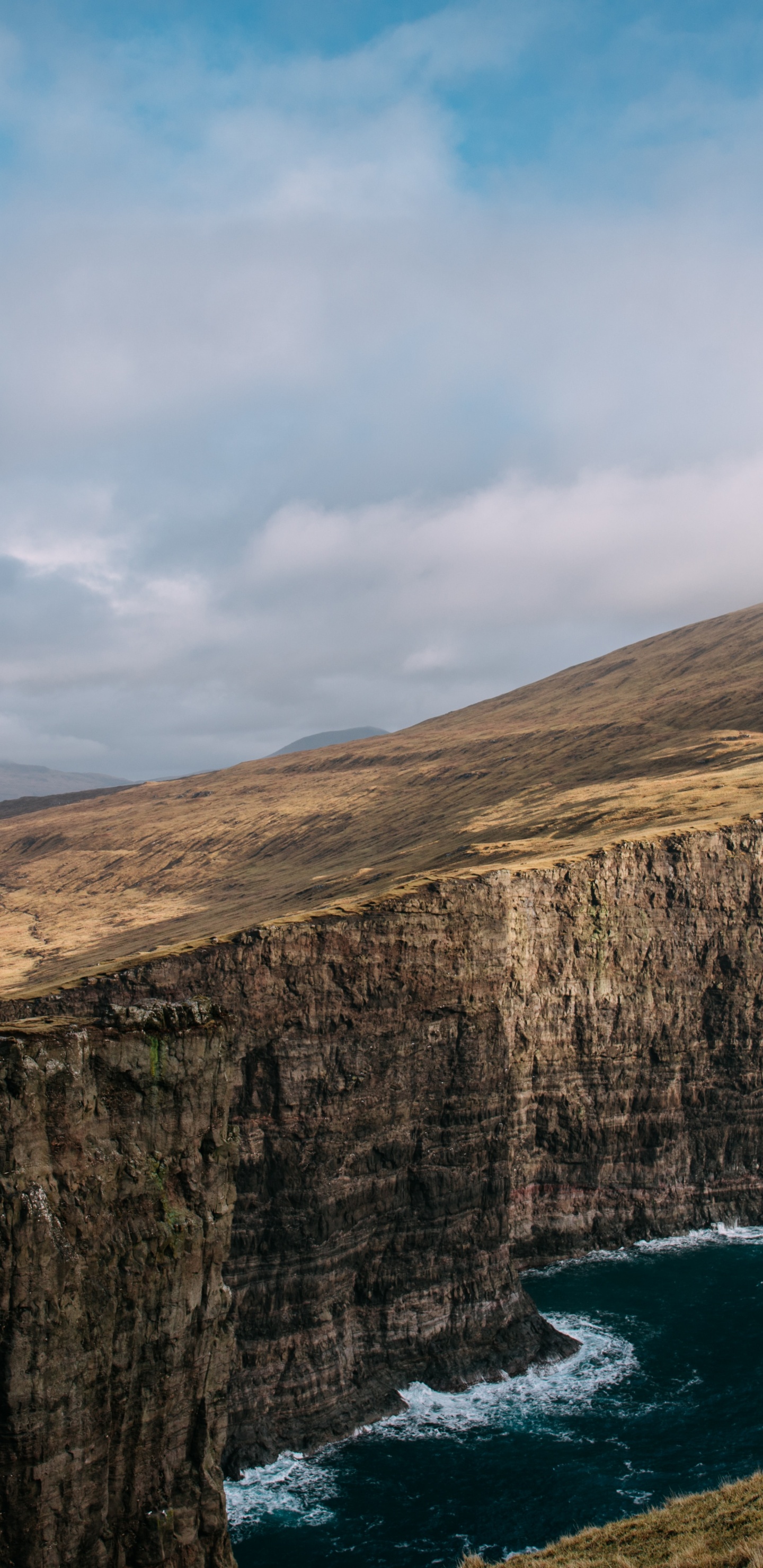 Обои трланпан, срвгсватн, облако, вода, гора в разрешении 1440x2960