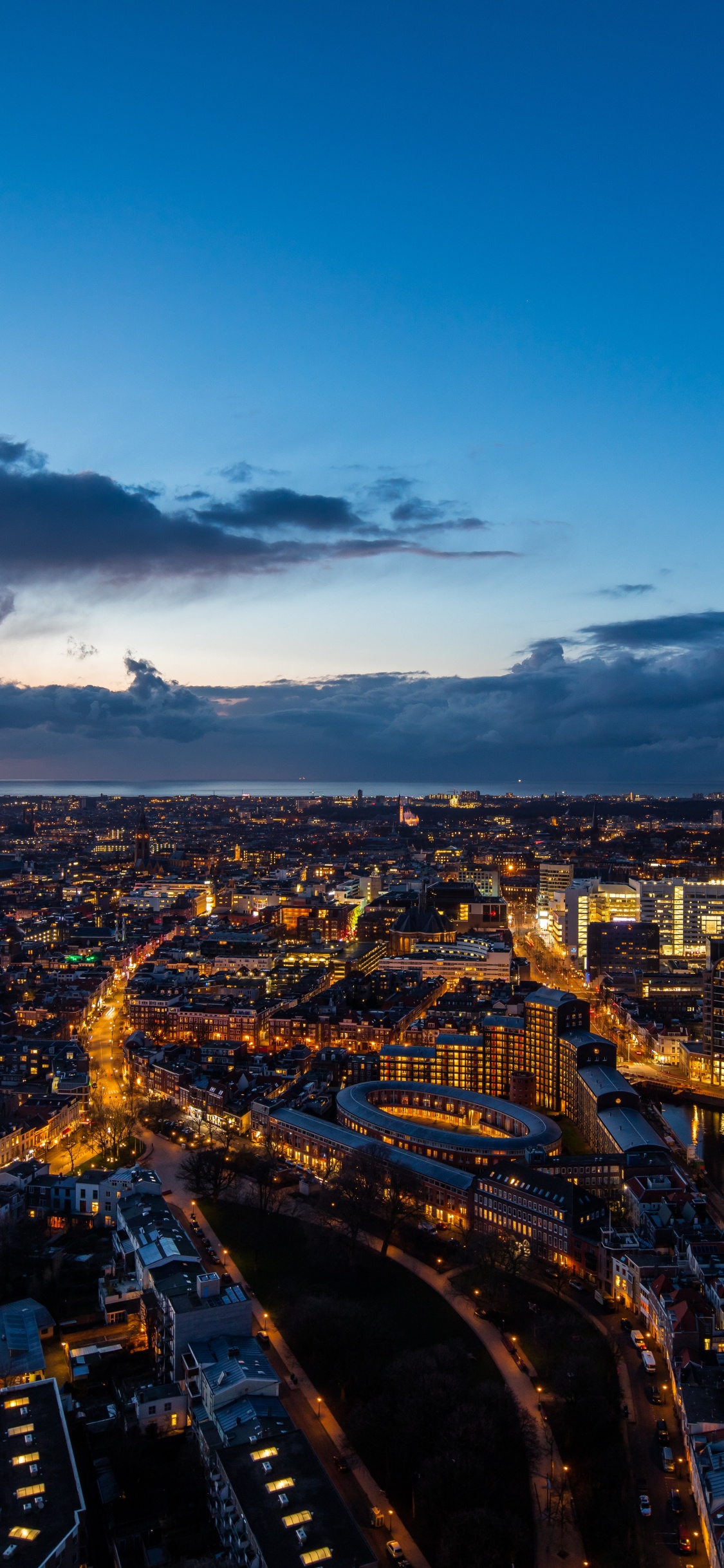 Обои Гаага, городской пейзаж, город, городской район, метрополия в разрешении 1125x2436