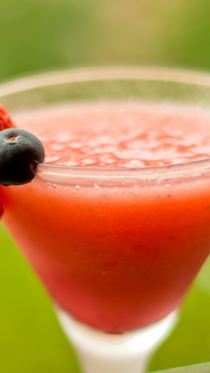 Обои коктейль, коктейль гарнируют, клубничный сок, сок, смузи в разрешении 720x1280