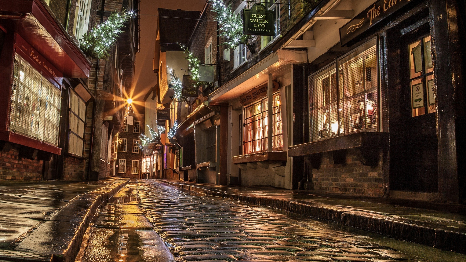 Обои улица, городок, ночь, аллея, дорога в разрешении 1920x1080