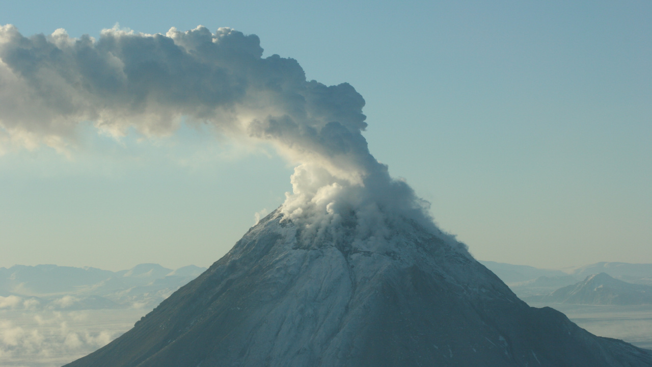 Обои вулкан, лава, стратовулкан, купол лавы, горный рельеф в разрешении 1280x720
