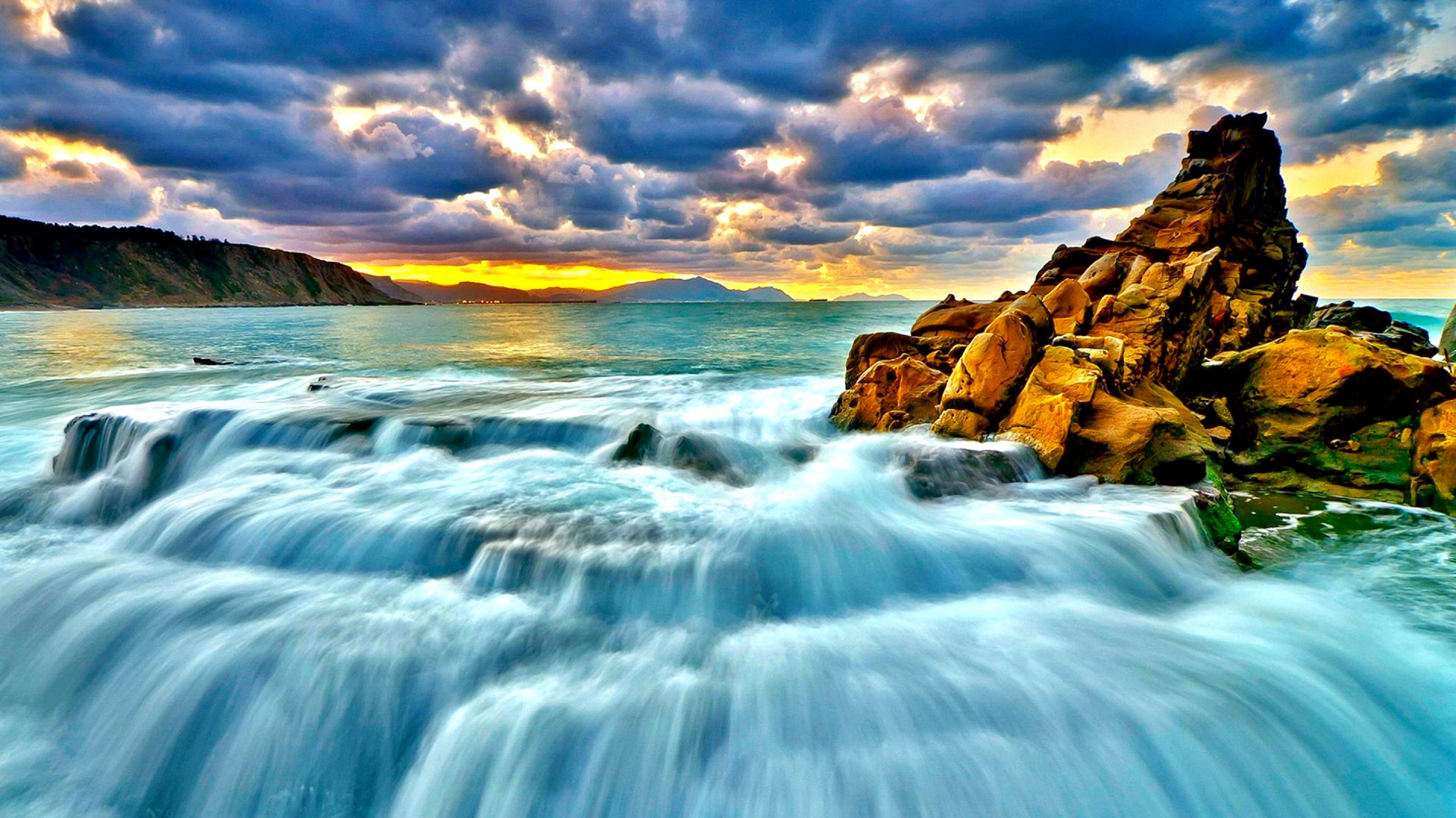 Обои водоем, природа, вода, водоток, небо в разрешении 2560x1440