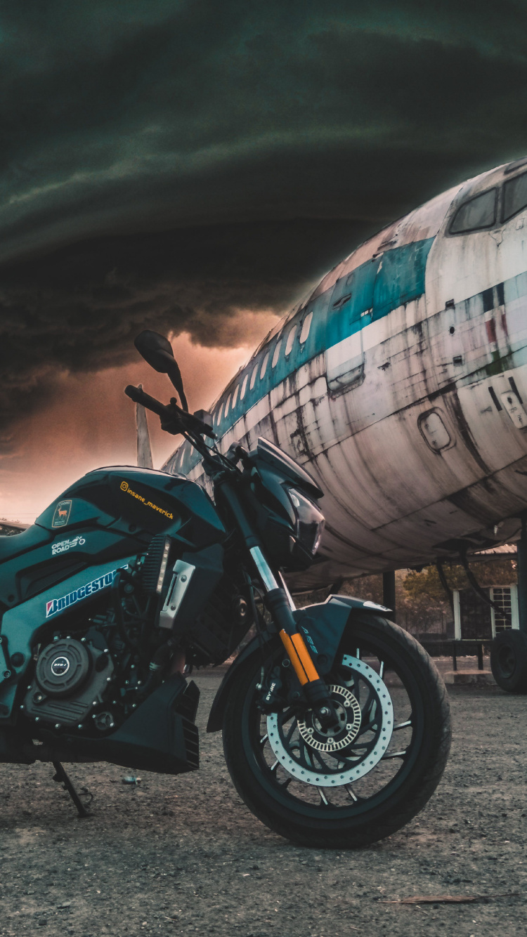 Обои мотоцикл, спортивный мотоцикл, авто, мотоцикл старый школьный гараж, Мотоциклы Triumph в разрешении 750x1334