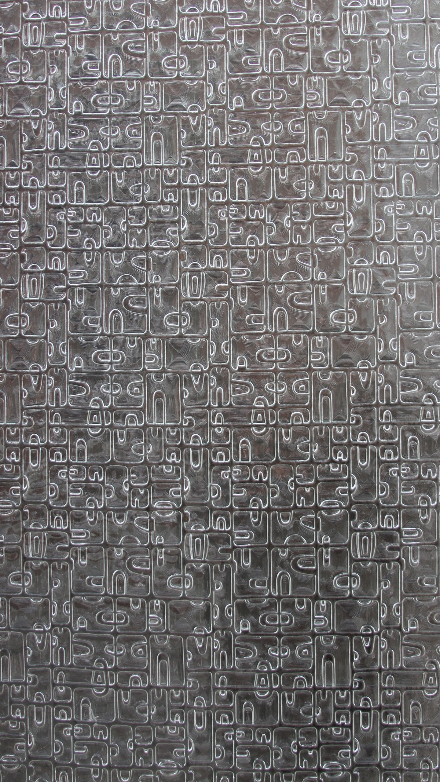 Обои стена, окно, текст, узор, кирпич в разрешении 1440x2560