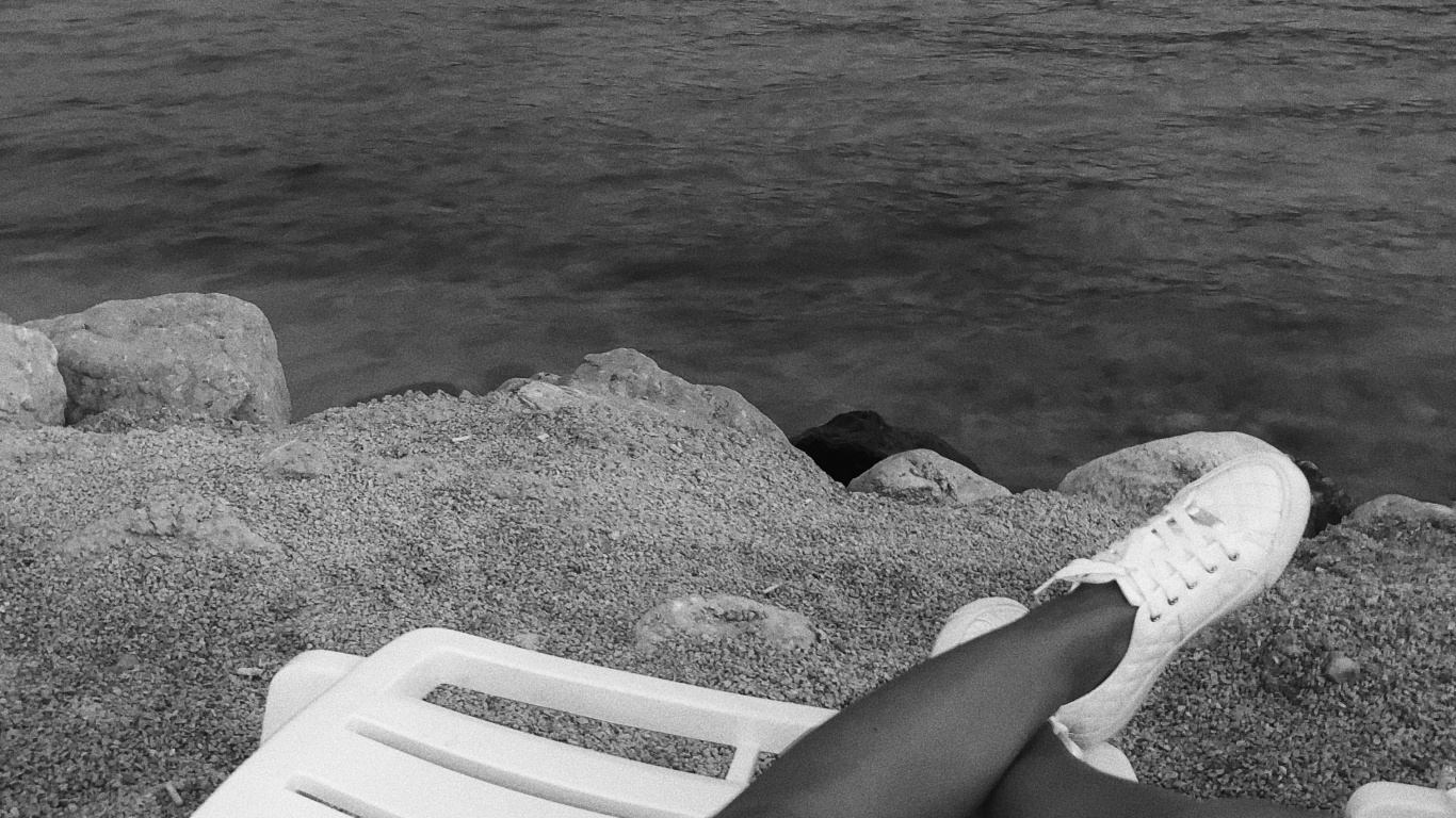 Обои черный и белый, leica m монохромный, Leica M-System, водоем, человек в разрешении 1366x768