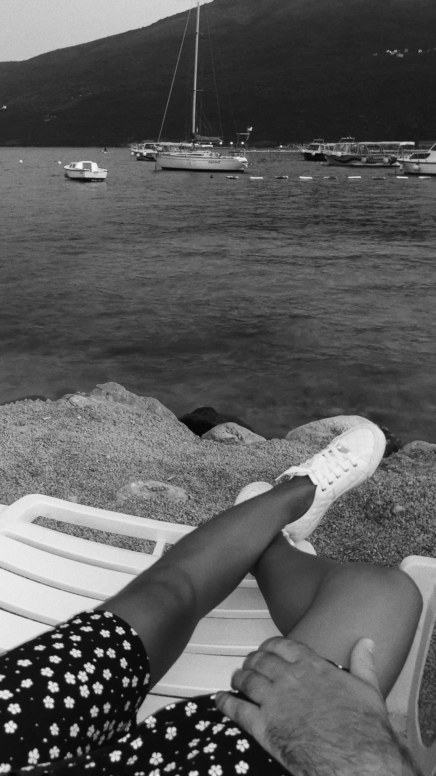 Обои черный и белый, leica m монохромный, Leica M-System, водоем, человек в разрешении 1440x2560