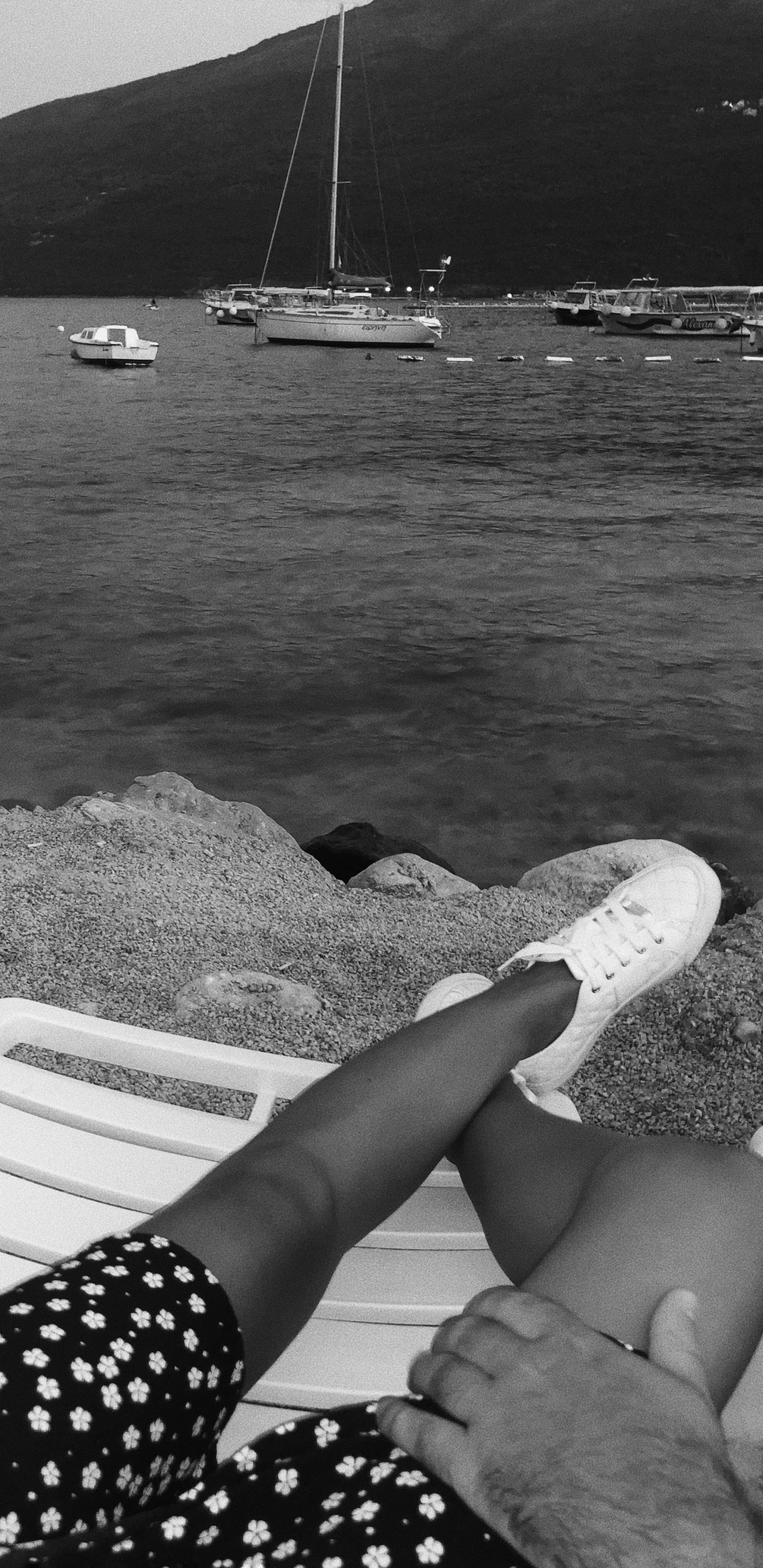 Обои черный и белый, leica m монохромный, Leica M-System, водоем, человек в разрешении 1440x2960