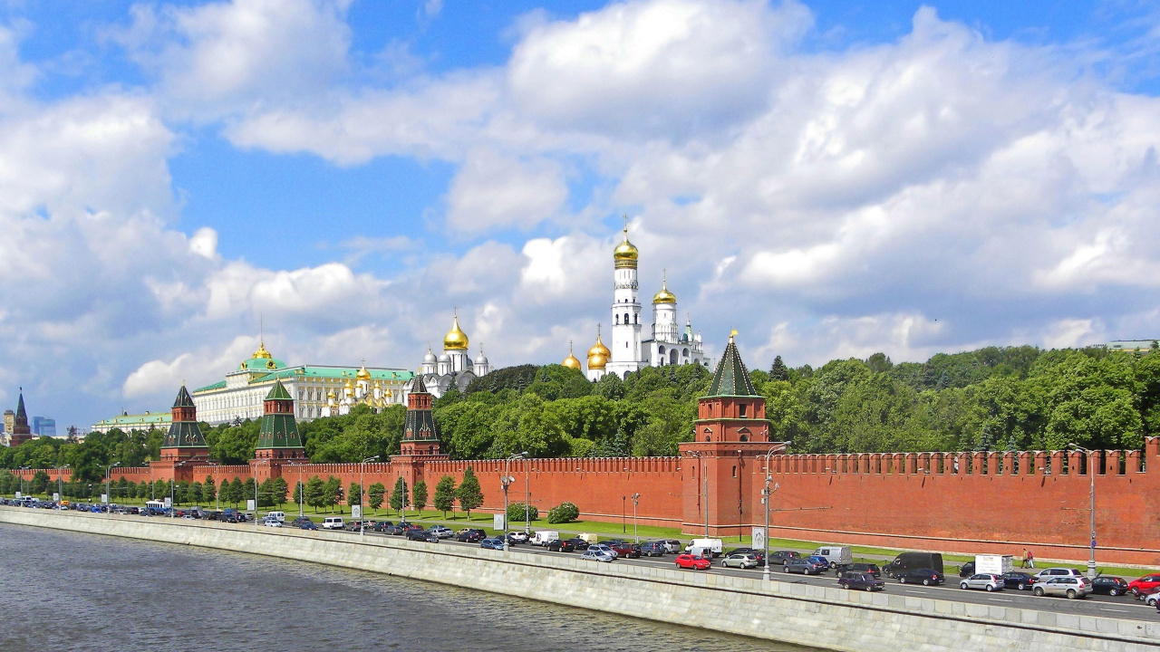 Обои ориентир, облако, город, дневное время, небо в разрешении 1280x720