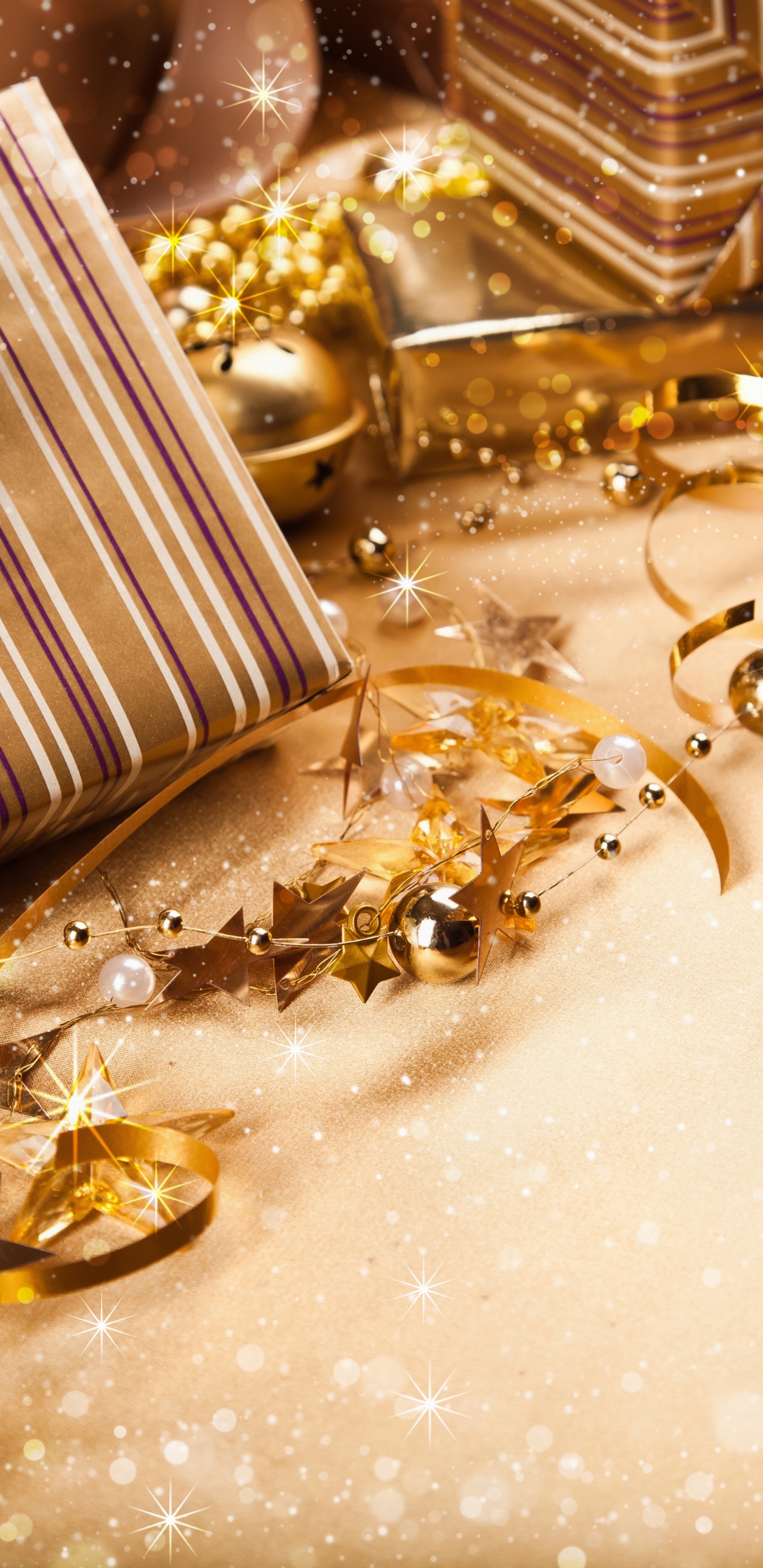 Обои Рождество и курортный сезон, Рождественский день, подарок, Рождественские украшения, праздник в разрешении 1440x2960