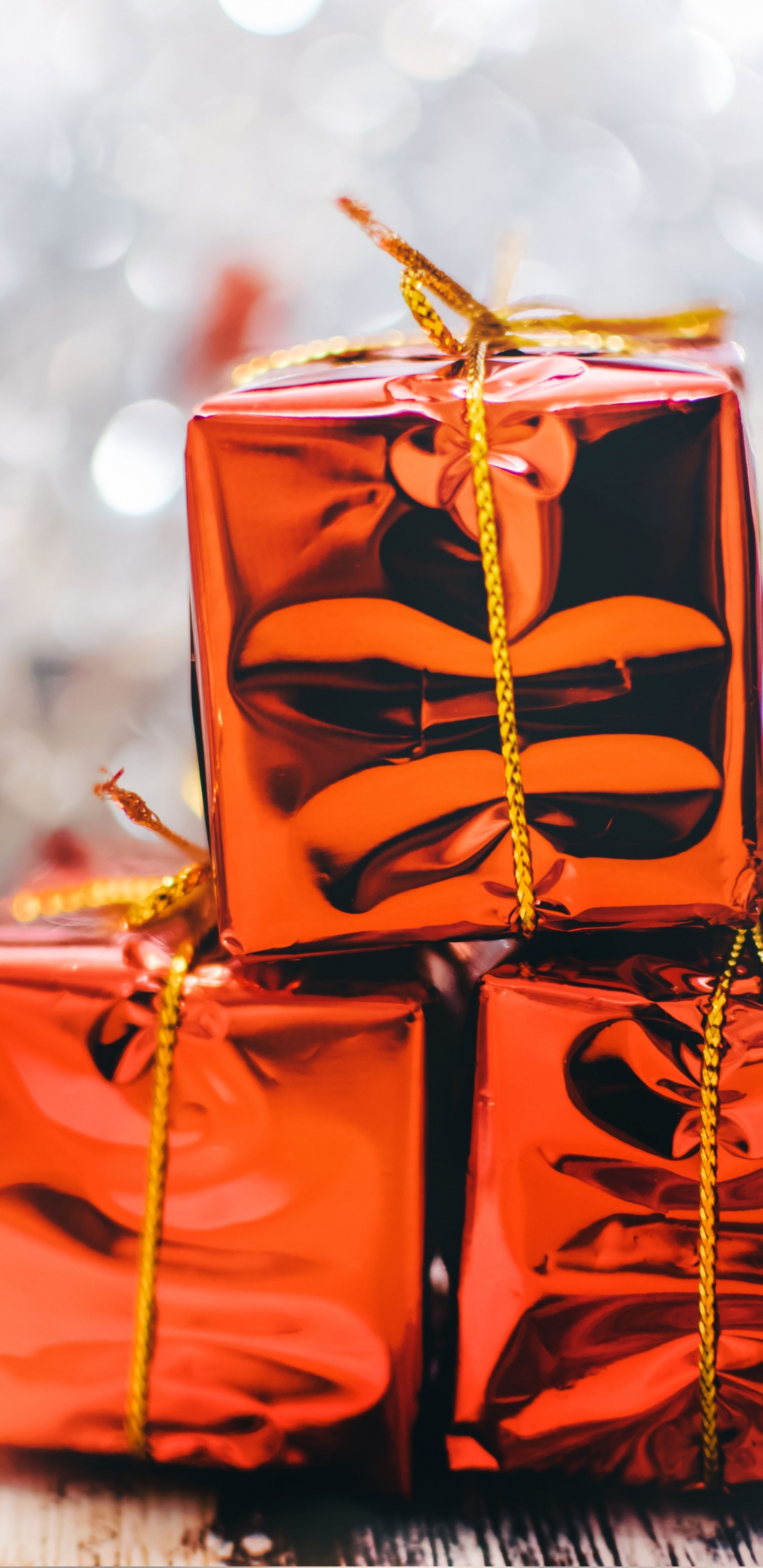 Обои подарок, подарочная упаковка, Рождественский подарок, Апельсин, настоящее время в разрешении 1440x2960