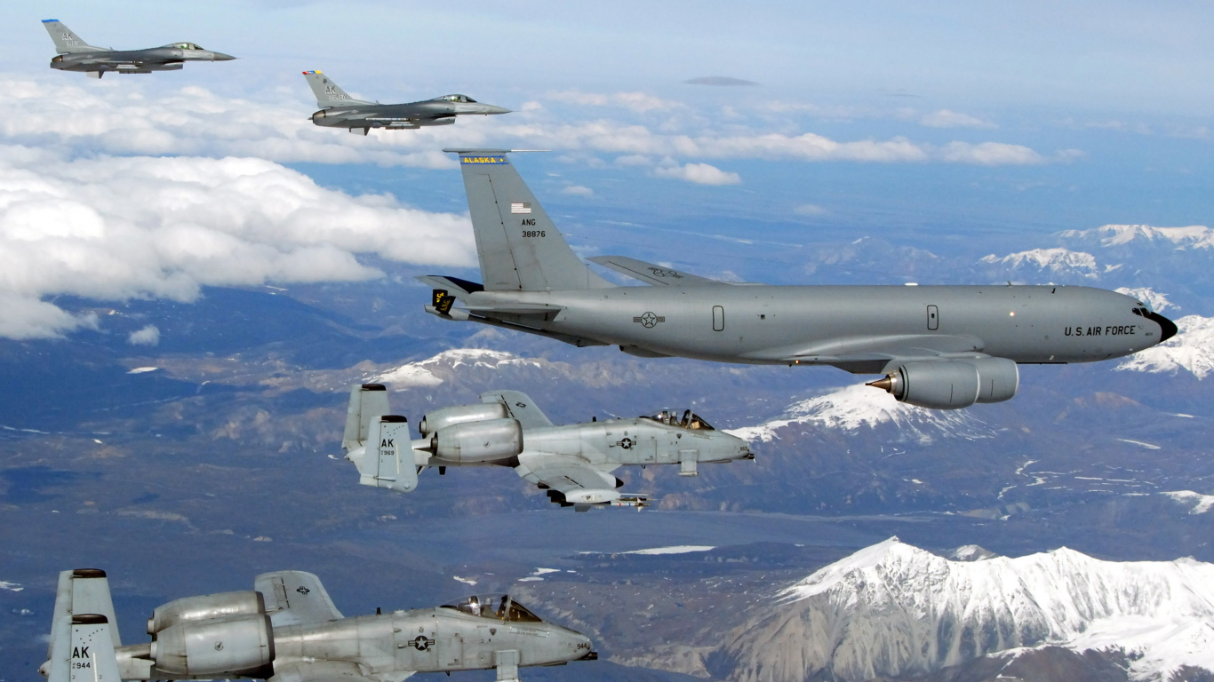 Обои военный самолет, самолеты, Боинг KC-135 Стратотанкер, самолет, реактивный самолет в разрешении 1366x768