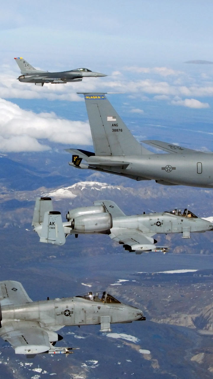 Обои военный самолет, самолеты, Боинг KC-135 Стратотанкер, самолет, реактивный самолет в разрешении 720x1280