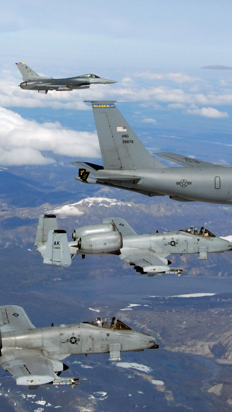 Обои военный самолет, самолеты, Боинг KC-135 Стратотанкер, самолет, реактивный самолет в разрешении 750x1334