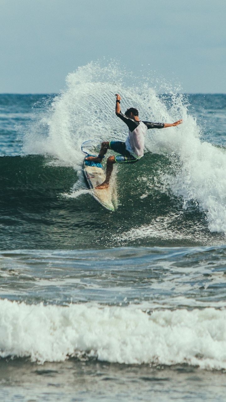 Обои серфинг, доска, волна, ветровая волна, boardsport в разрешении 720x1280