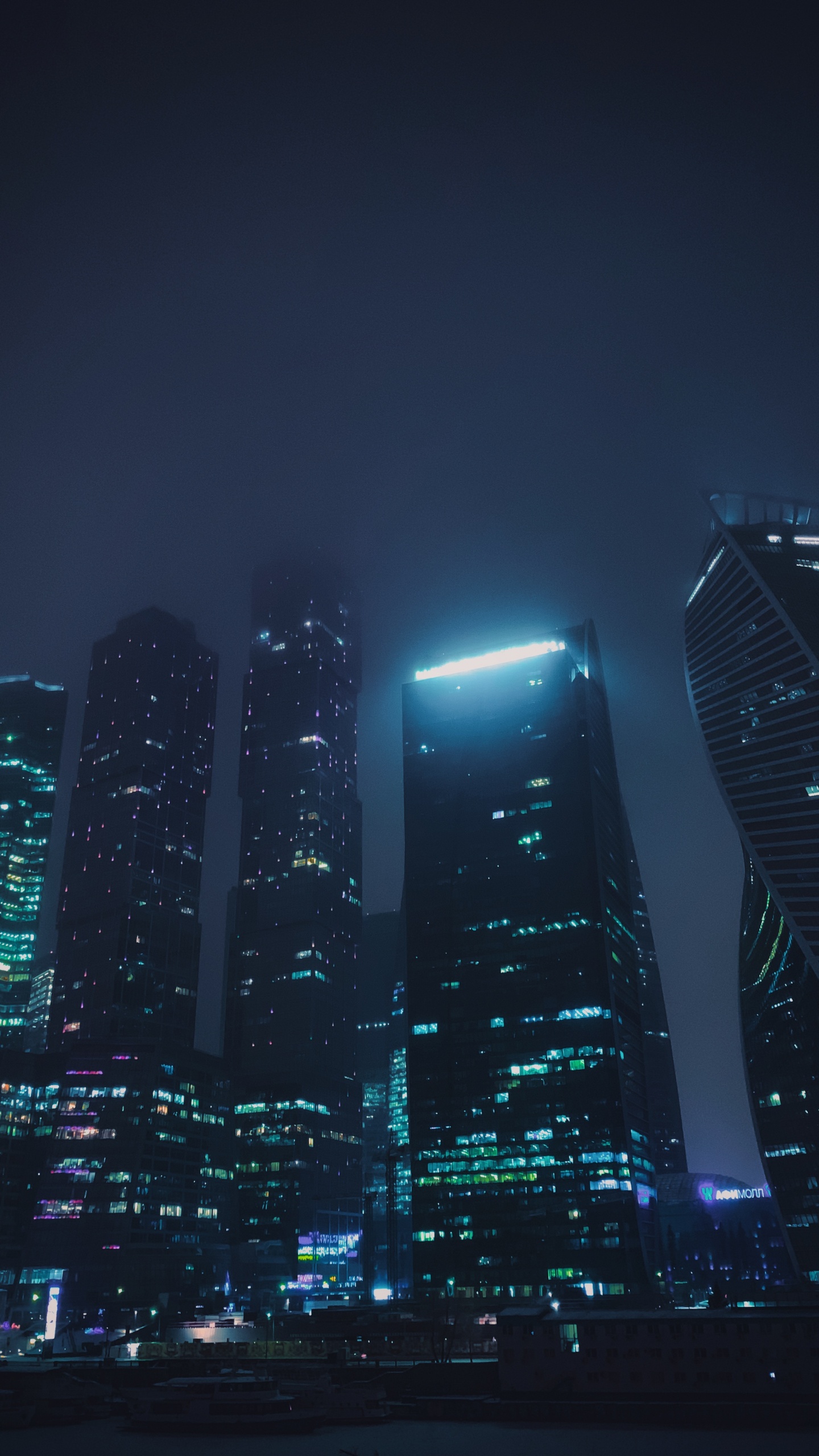 Обои ночь, город, небоскреб, метрополия, городской район в разрешении 1440x2560