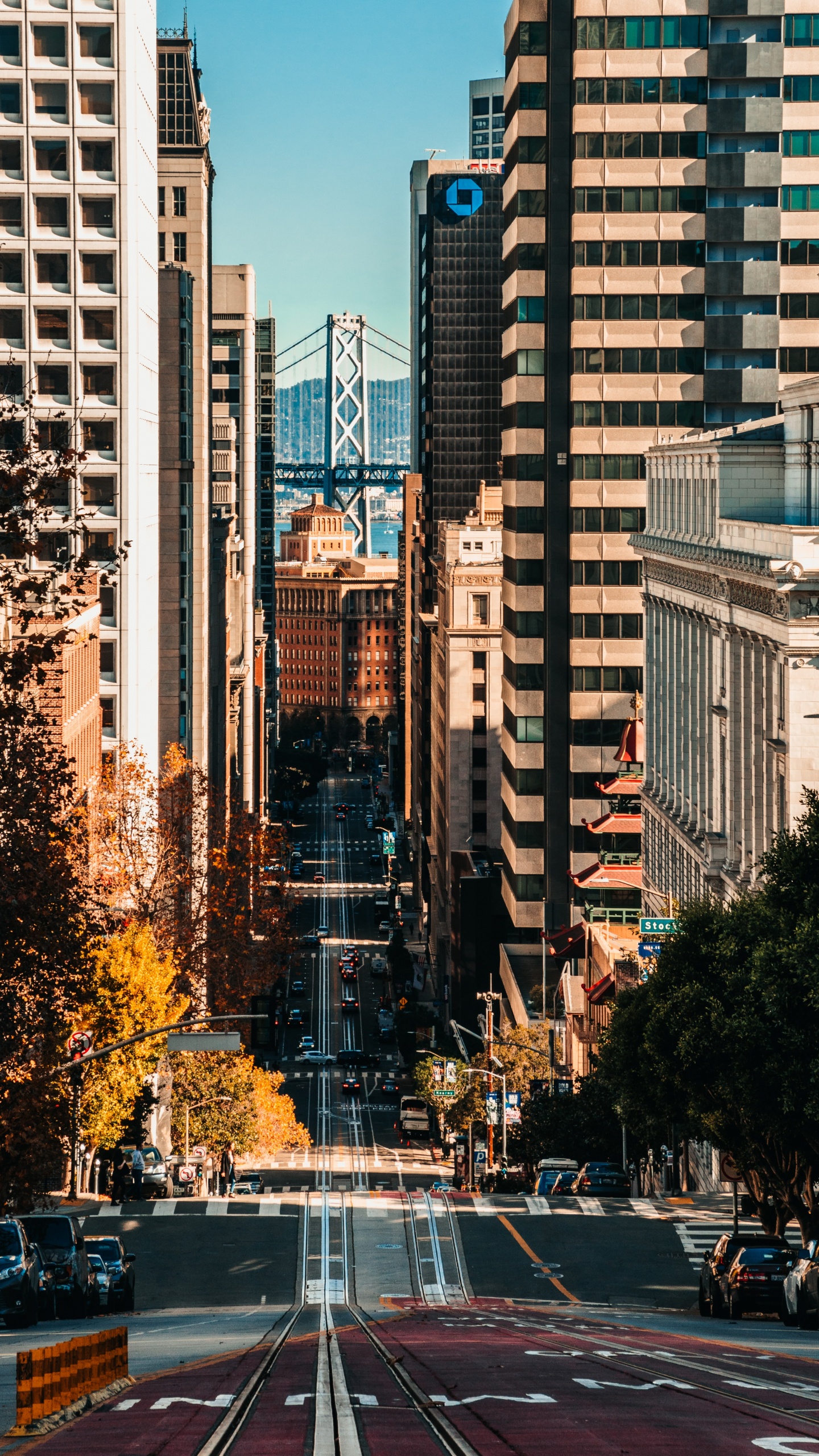 Обои Система канатной дороги Сан-Франциско, Музей канатной дороги Сан-Франциско, здание, небоскреб, дневное время в разрешении 1440x2560