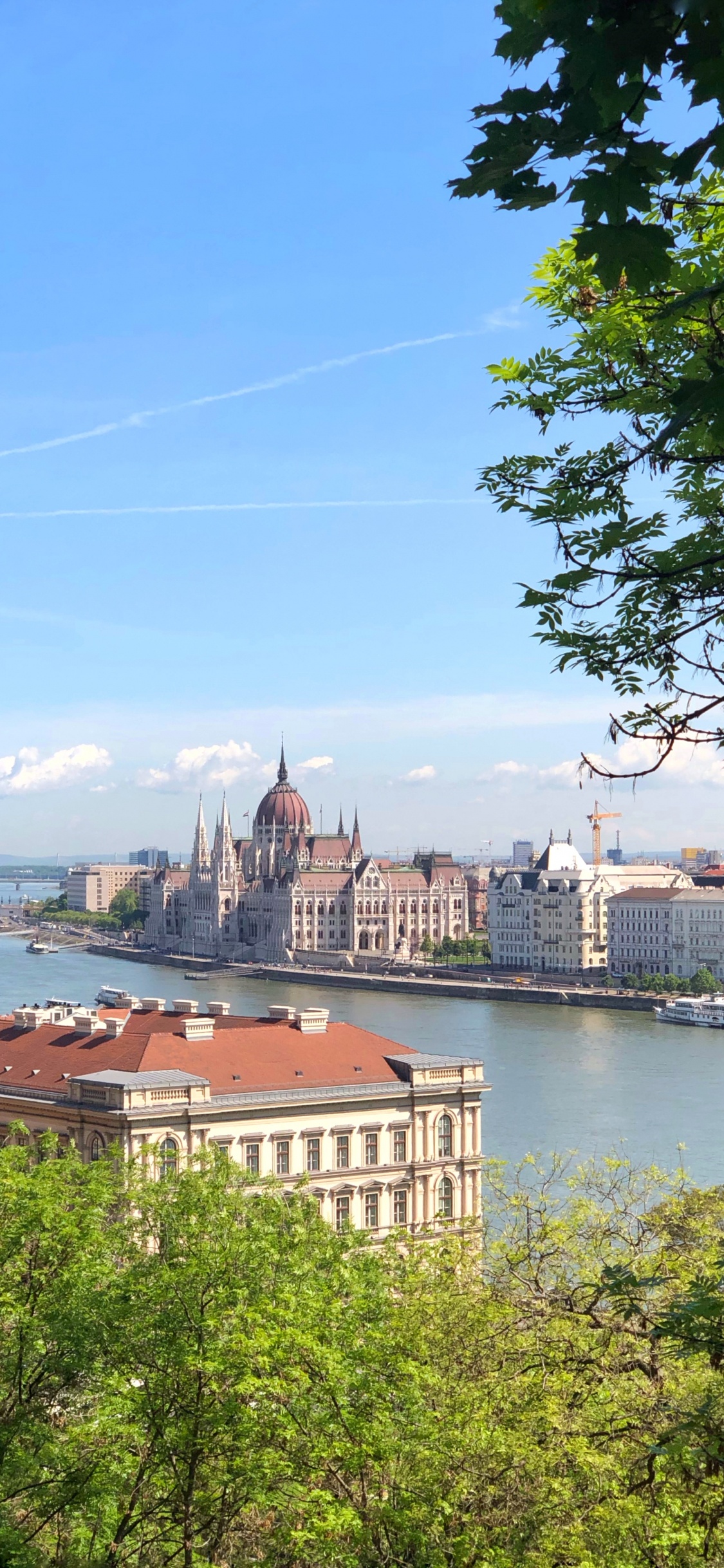 Обои пейзажи гор, вода, недвижимость, водоем, водный путь в разрешении 1125x2436
