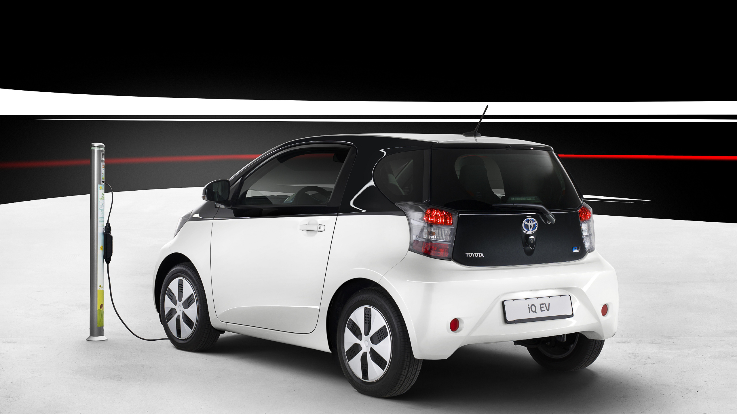 Обои toyota, авто, городской автомобиль, автомобиль, малолитражный автомобиль в разрешении 2560x1440