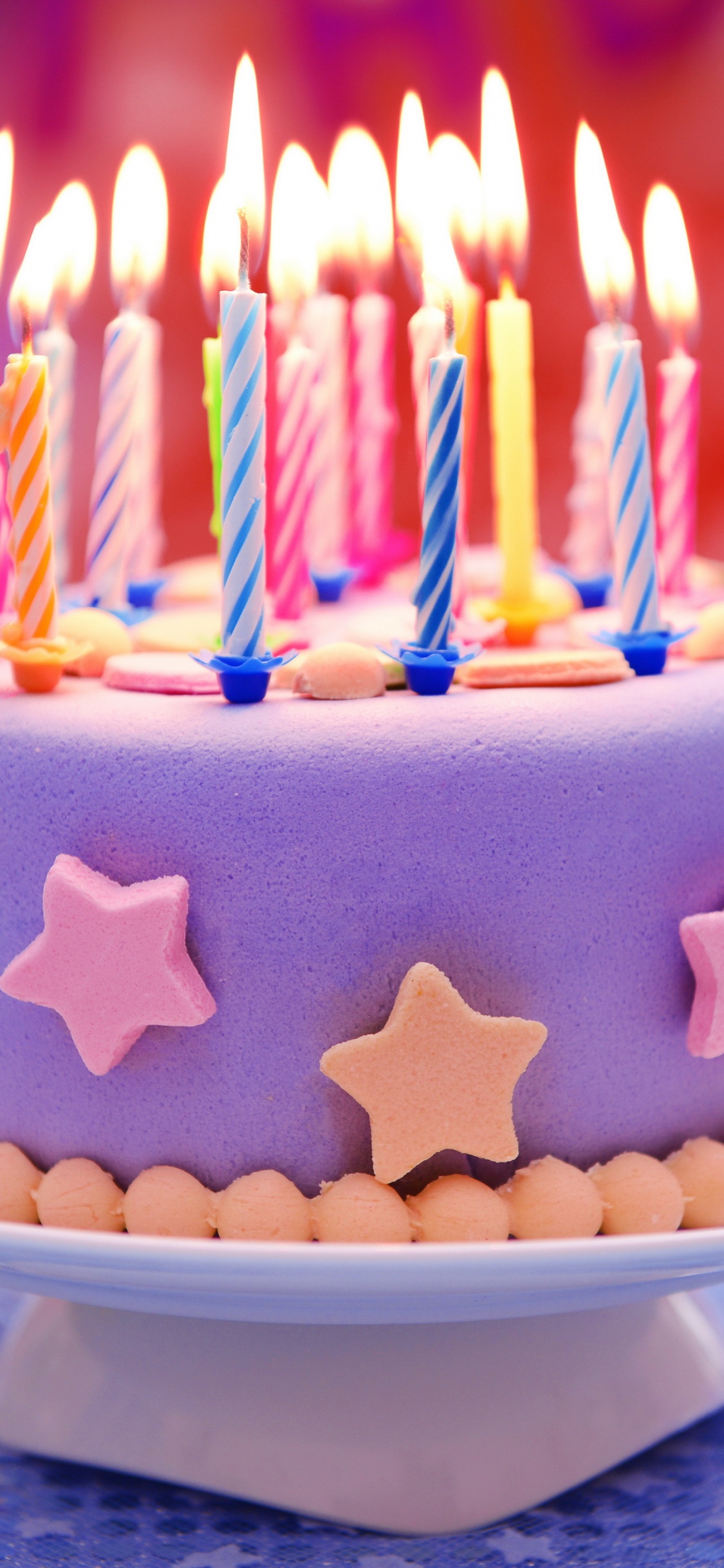 Обои праздничный торт, дата рождения, Капкейк, торт украшение, сахарная паста в разрешении 1125x2436