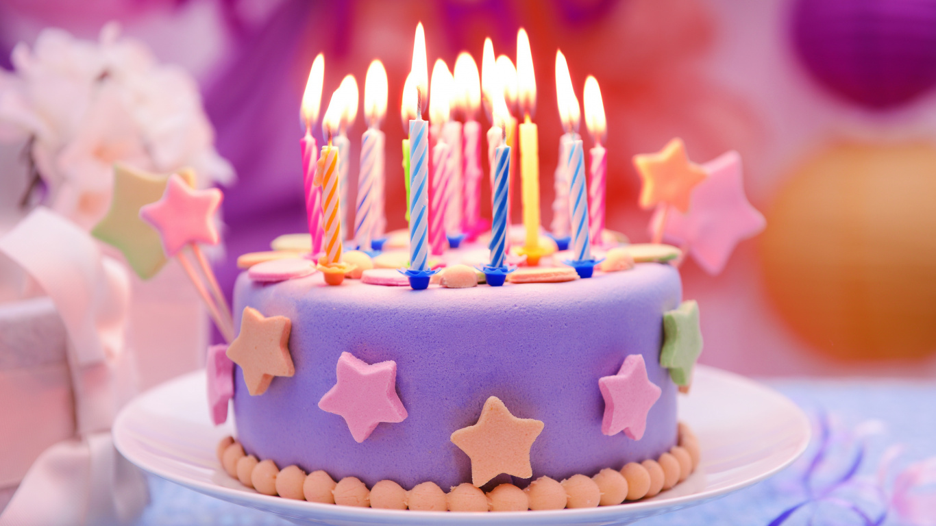 Обои праздничный торт, дата рождения, Капкейк, торт украшение, сахарная паста в разрешении 1366x768