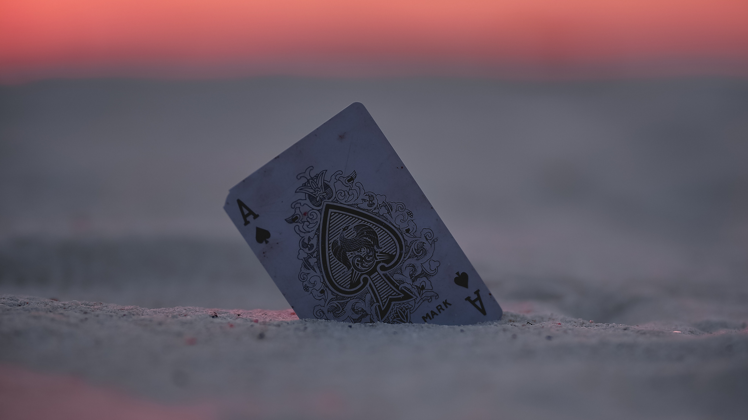 Обои туз, облако, ангел падает, розовый, гора в разрешении 2560x1440