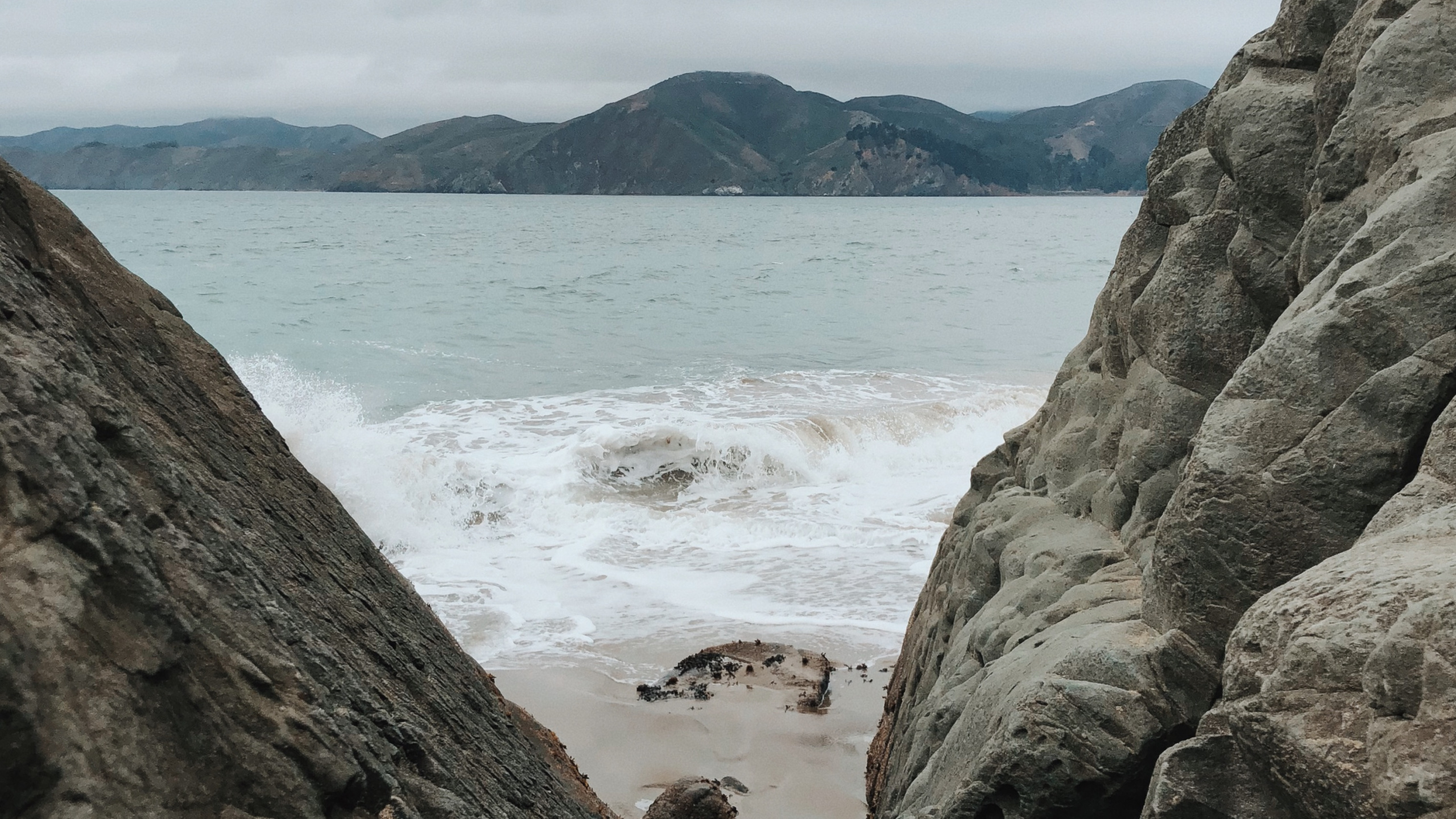 Обои море, вода, мыс, рок, побережье в разрешении 2560x1440