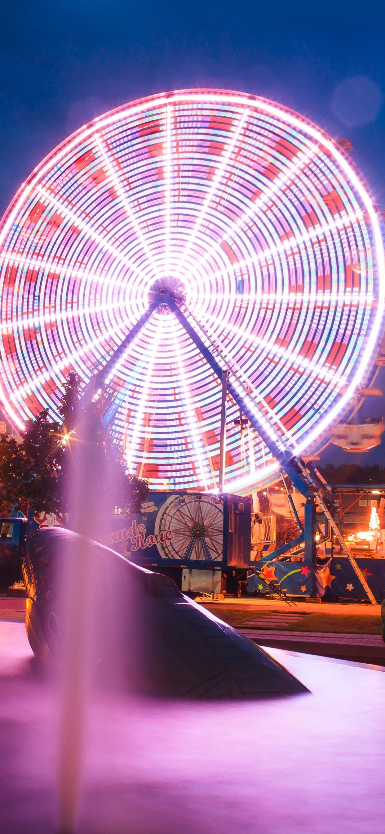 Обои экспозиция, колесо обозрения, ориентир, достопримечательность, свет в разрешении 1242x2688