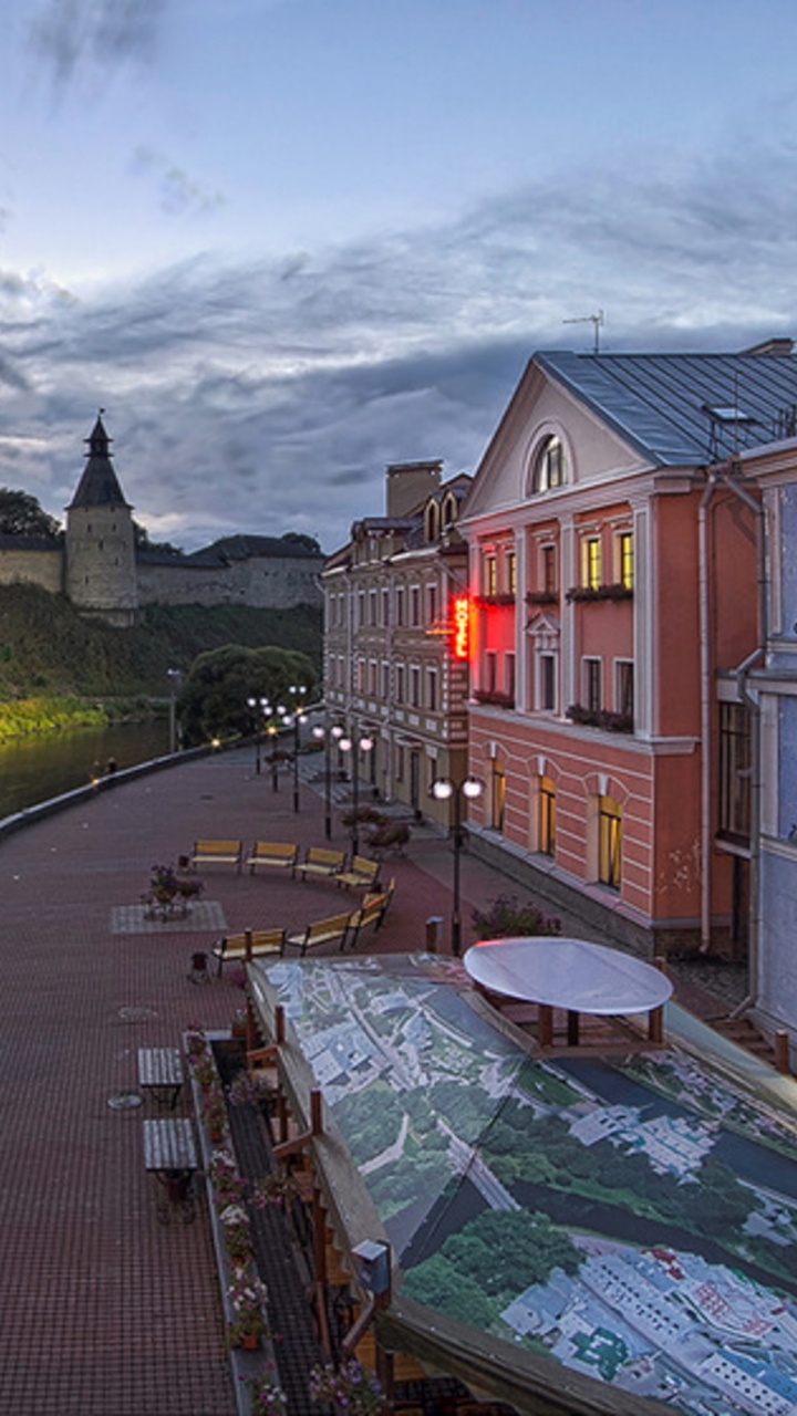 Обои водный путь, городок, канал, здание, город в разрешении 720x1280