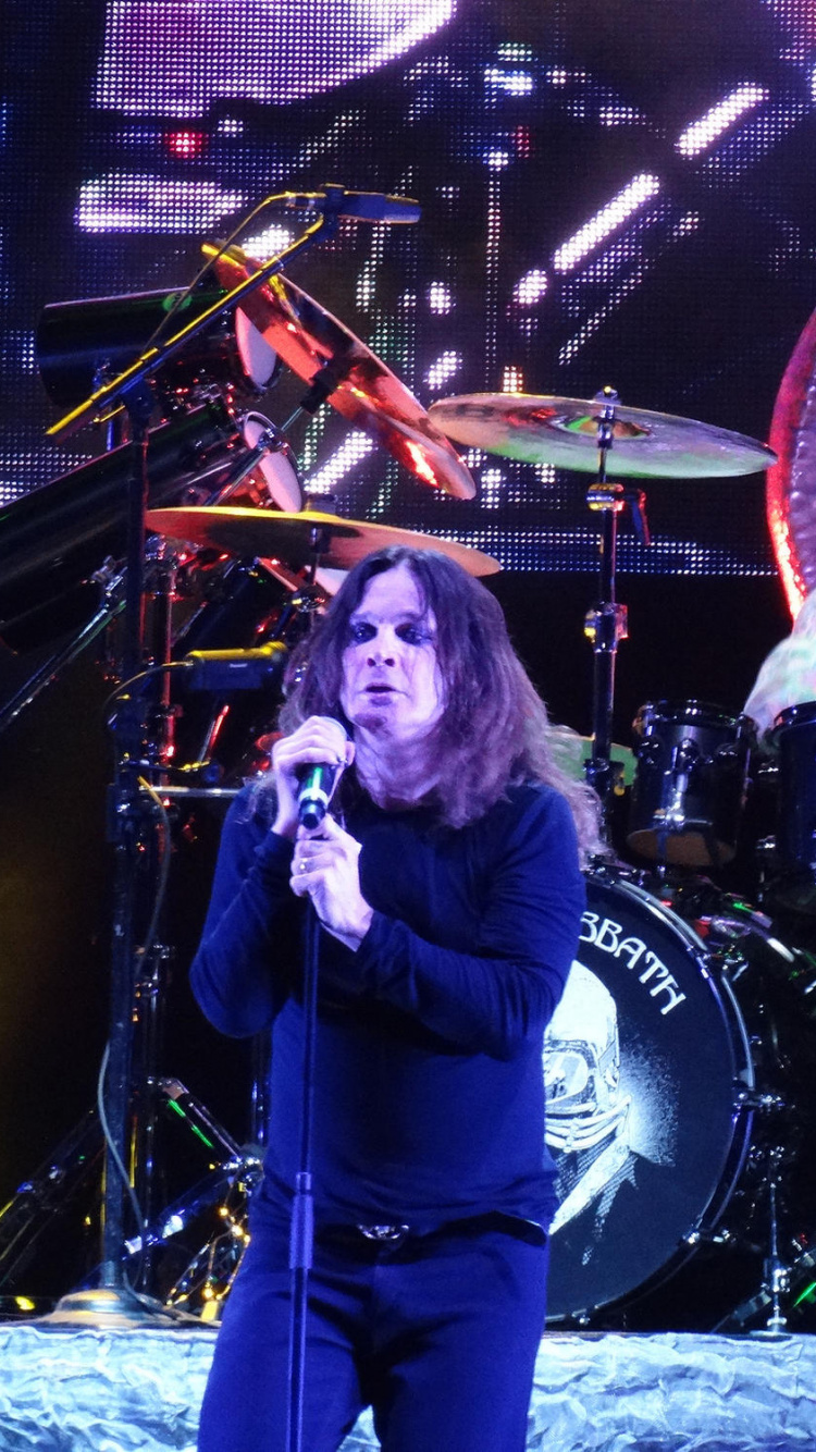 Обои барабанщик, Оззи Осборн, рокконцерт, Блэк Саббат, барабан в разрешении 750x1334