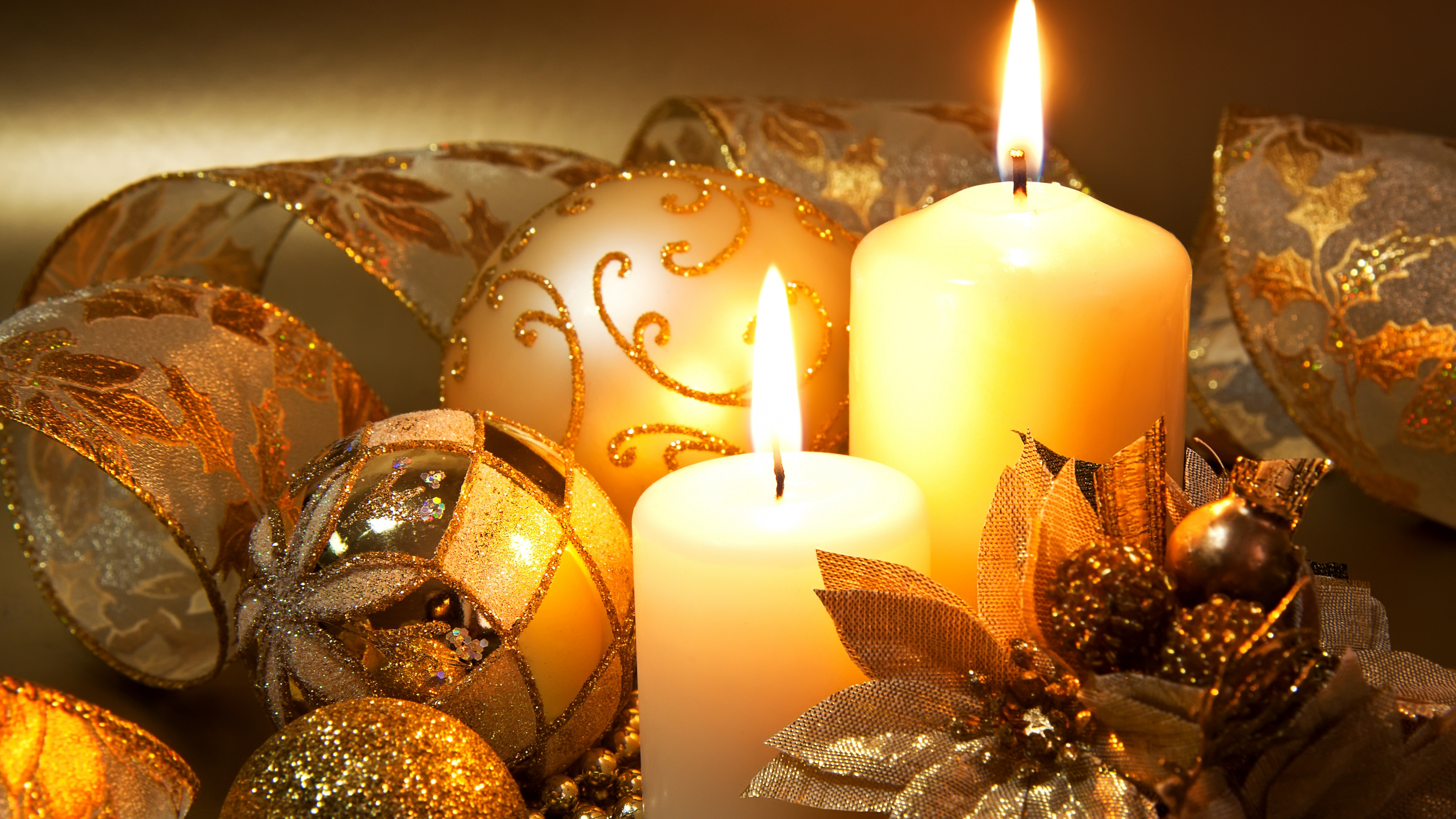 Обои Рождественские украшения, Рождественский день, рождественский орнамент, свеча, натюрморт в разрешении 3840x2160