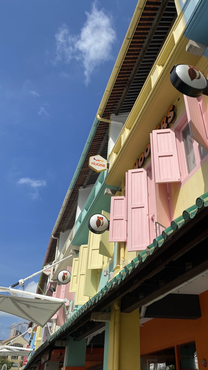 Обои архитектура, недвижимость, крыша, балкон, тент в разрешении 720x1280