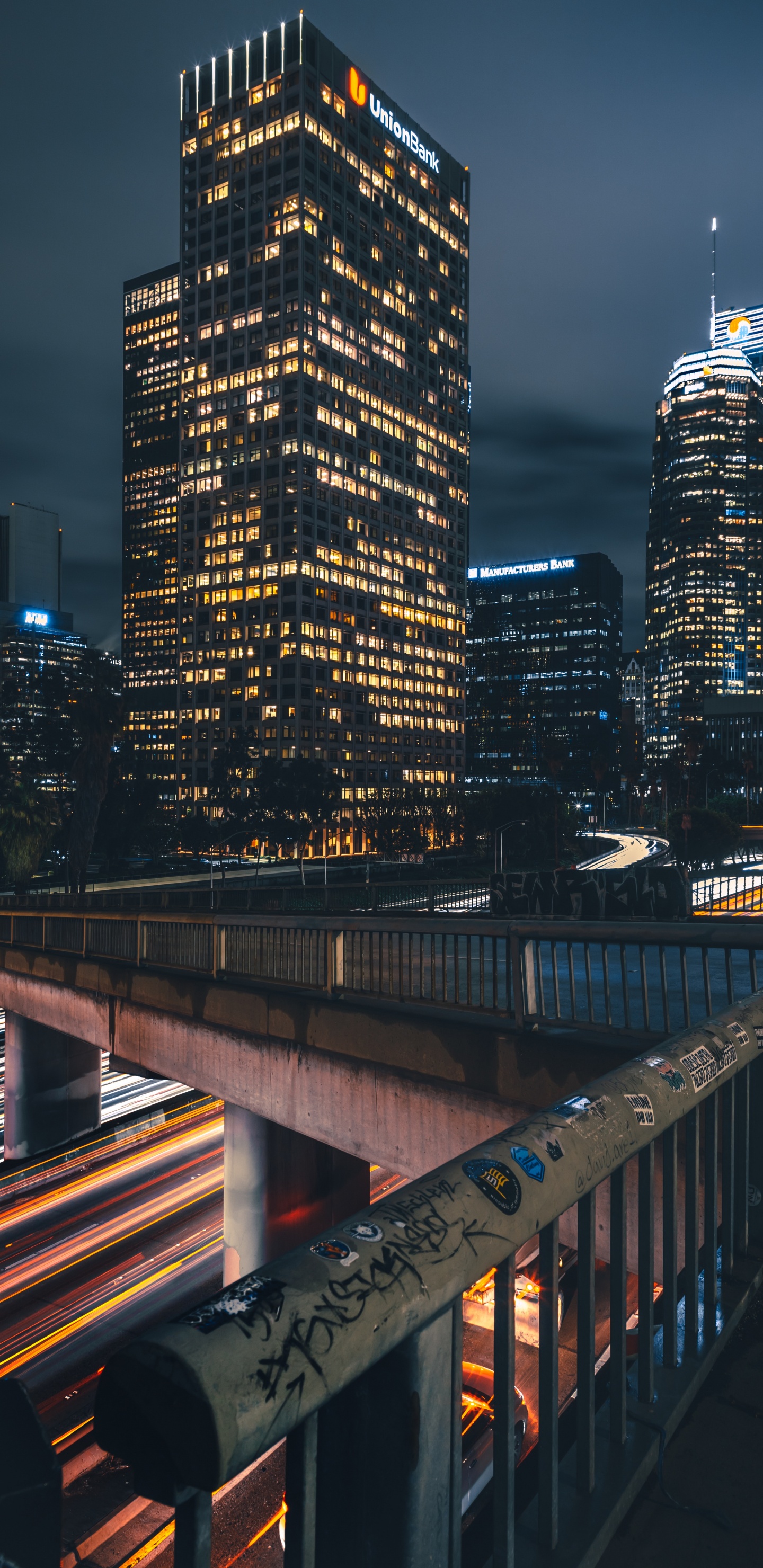 Обои смартфон, городской пейзаж, метрополия, городской район, город в разрешении 1440x2960