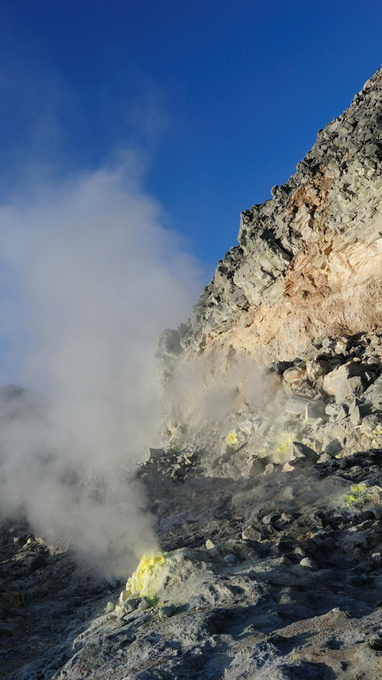 Обои облако, рок, геология, гора, горный хребет в разрешении 750x1334