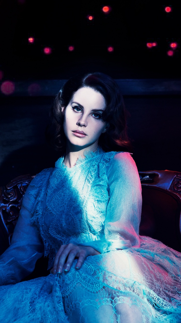 Обои KROQ жаренные сосиски, розовый, освещение, леди, фэшн в разрешении 720x1280