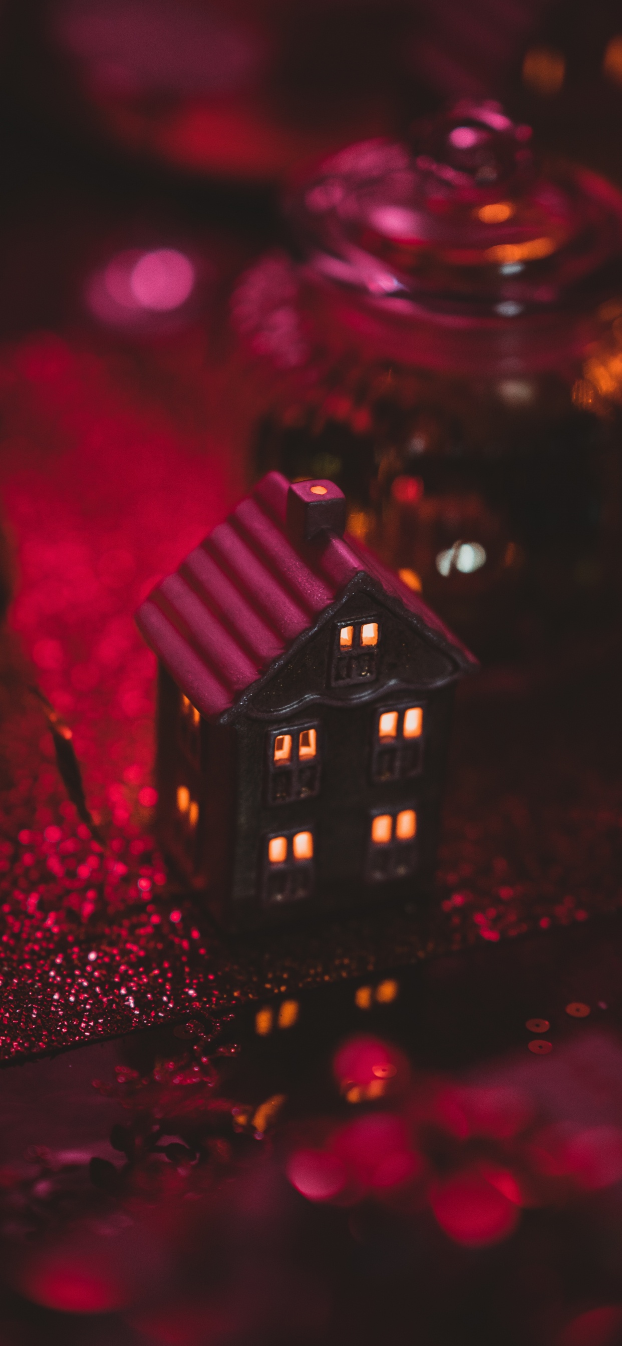 Обои Рождественский день, Хаус, Новый год, красный цвет, пурпур в разрешении 1242x2688