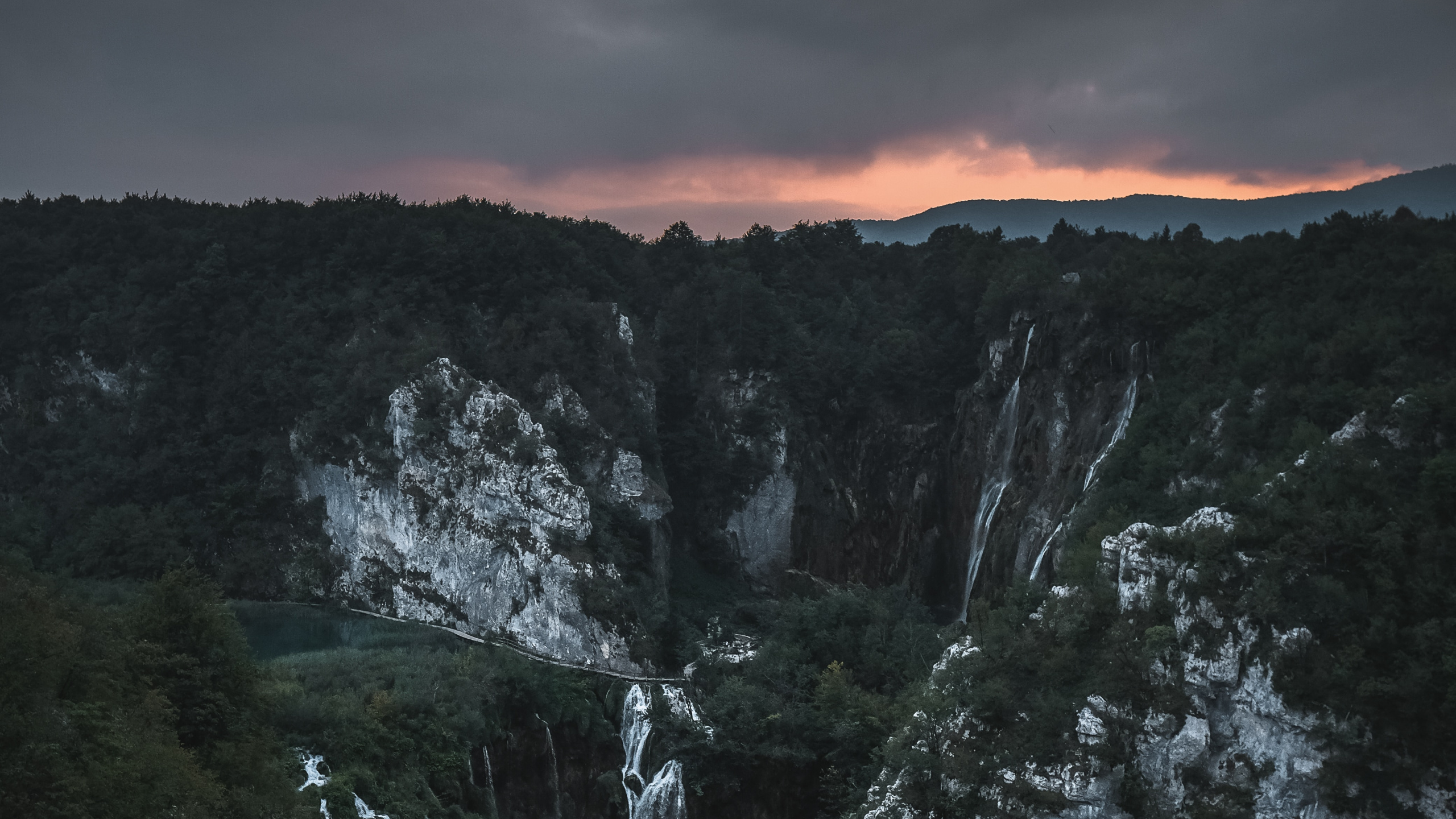 Обои природа, черный, небо, Gronjan, дикая местность в разрешении 2560x1440