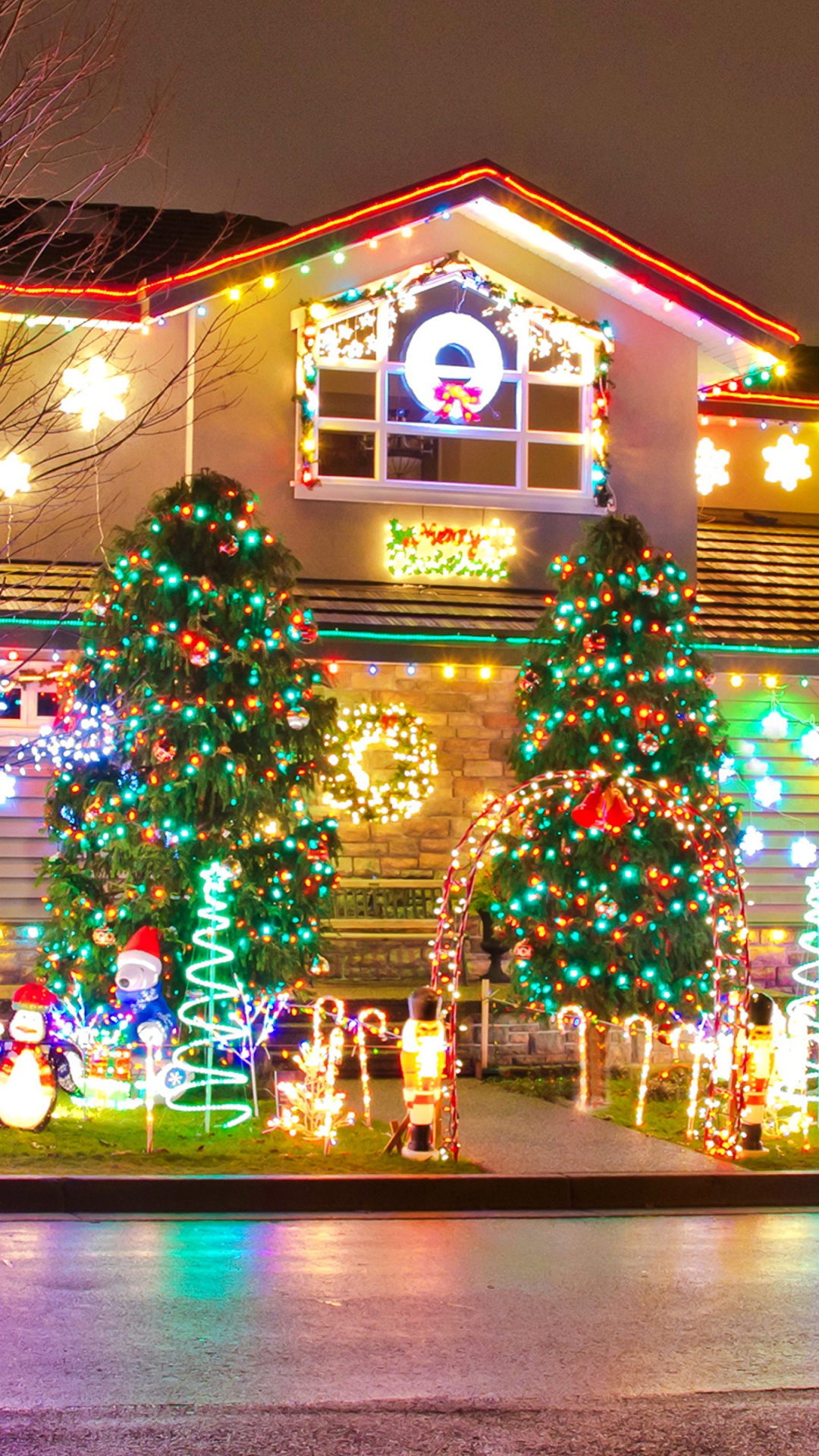 Обои Рождественские огни, Рождественский день, освещение, праздник, Рождественские украшения в разрешении 1080x1920