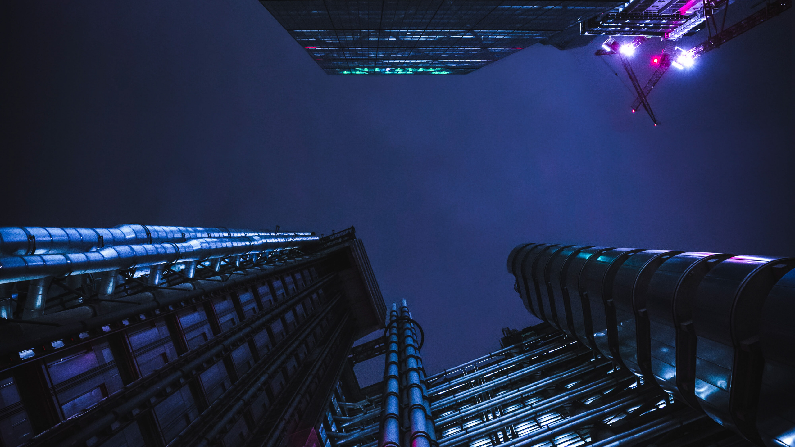 Обои свет, физика, пурпур, линия, здание в разрешении 2560x1440